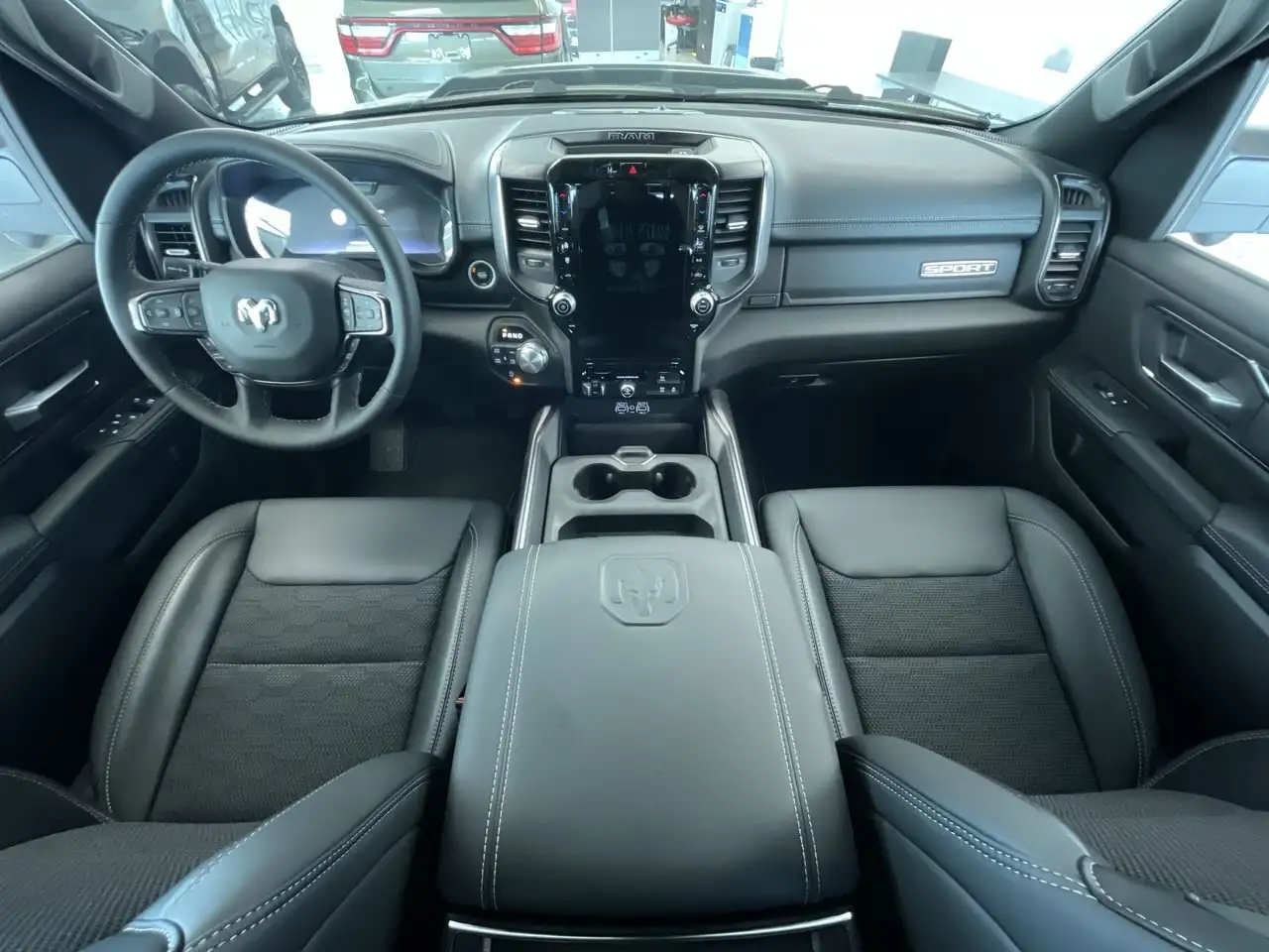 RAM 1500 снимка RAM 1500