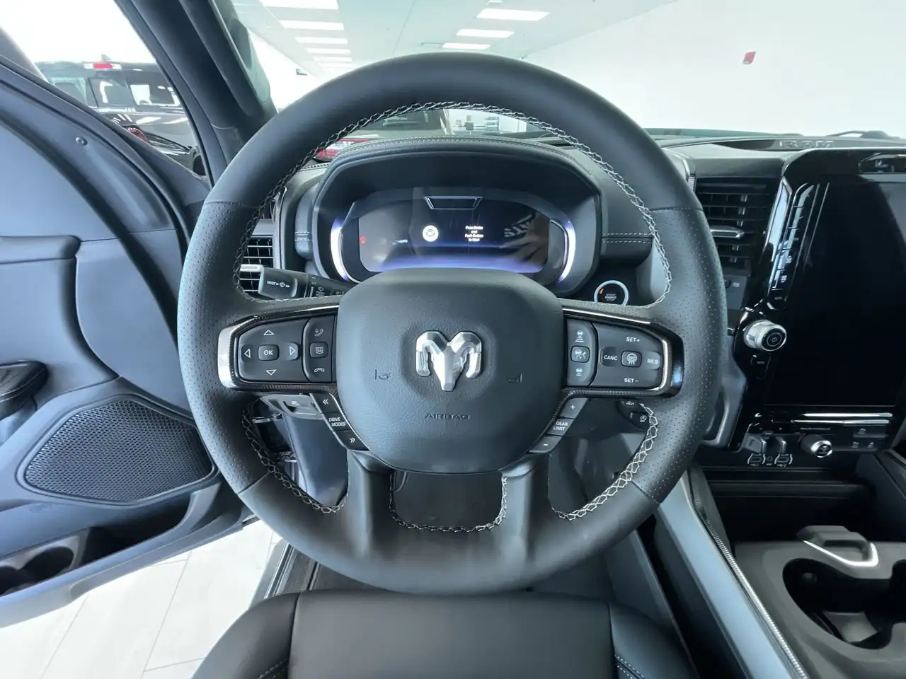 RAM 1500 снимка RAM 1500