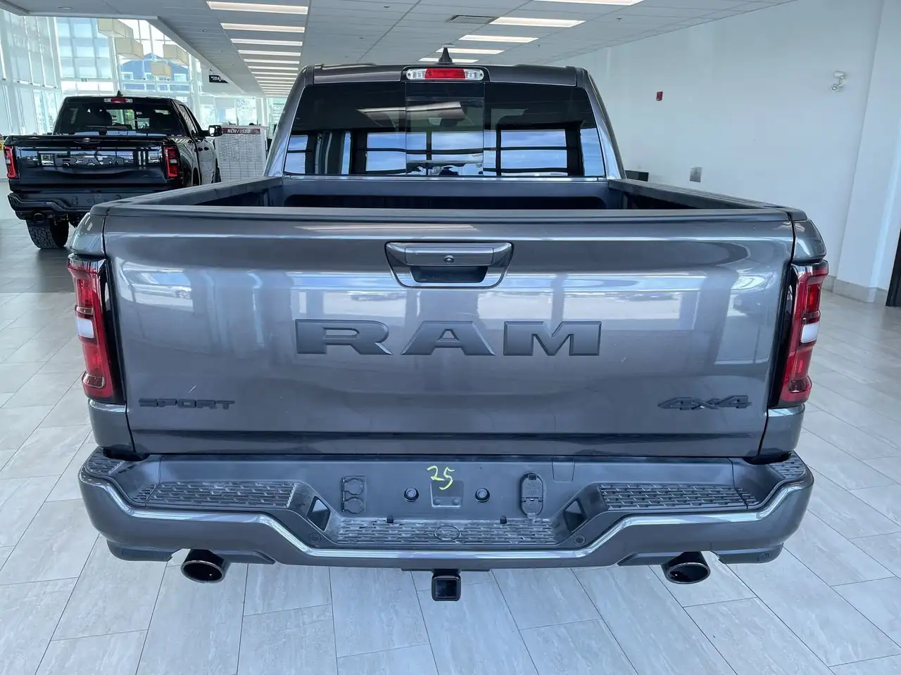 RAM 1500 снимка RAM 1500