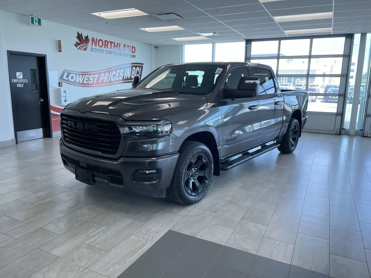 RAM 1500 снимка RAM 1500
