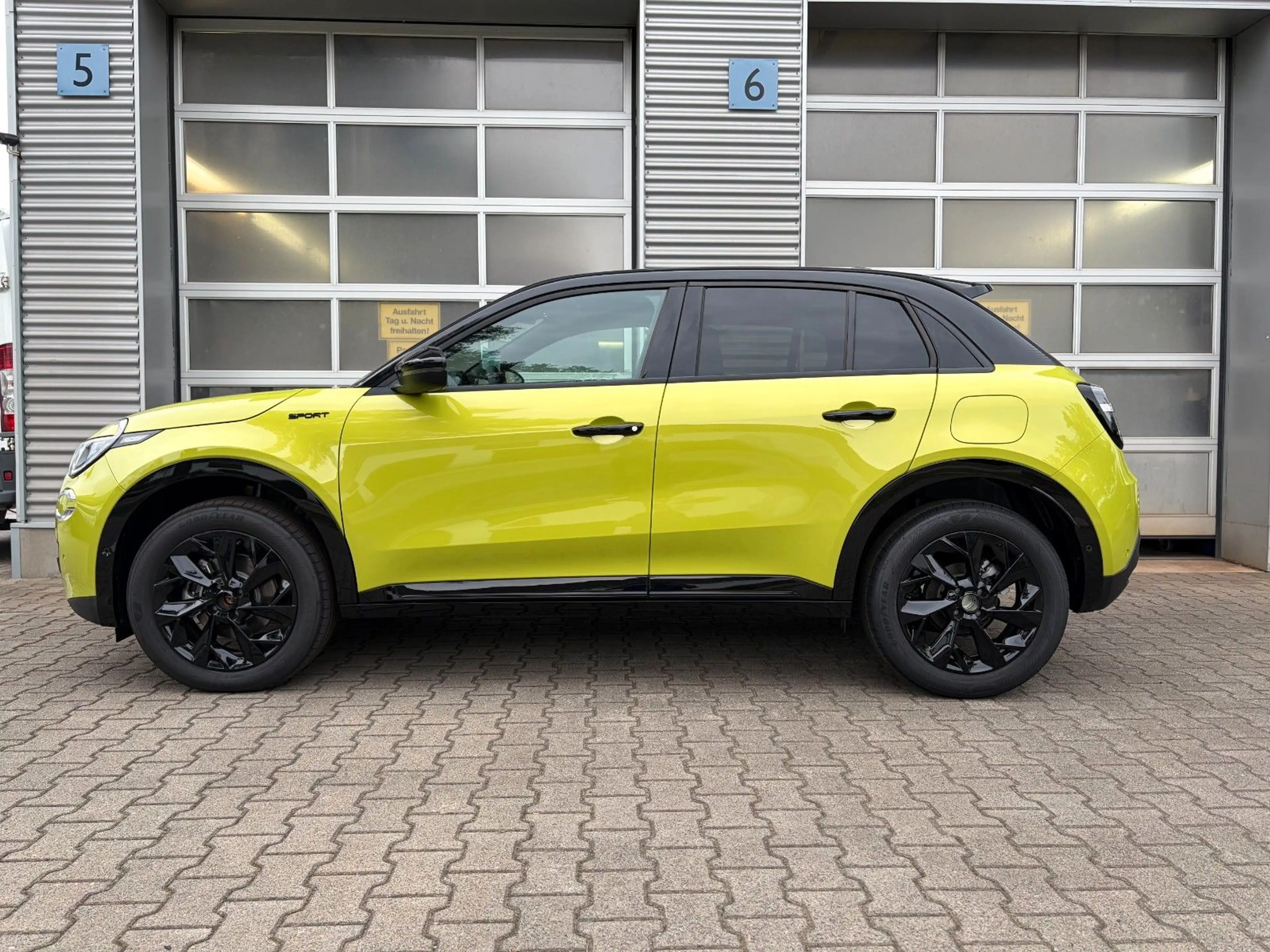 Fiat 600 Hybrid 1.2 Sport — photo 4