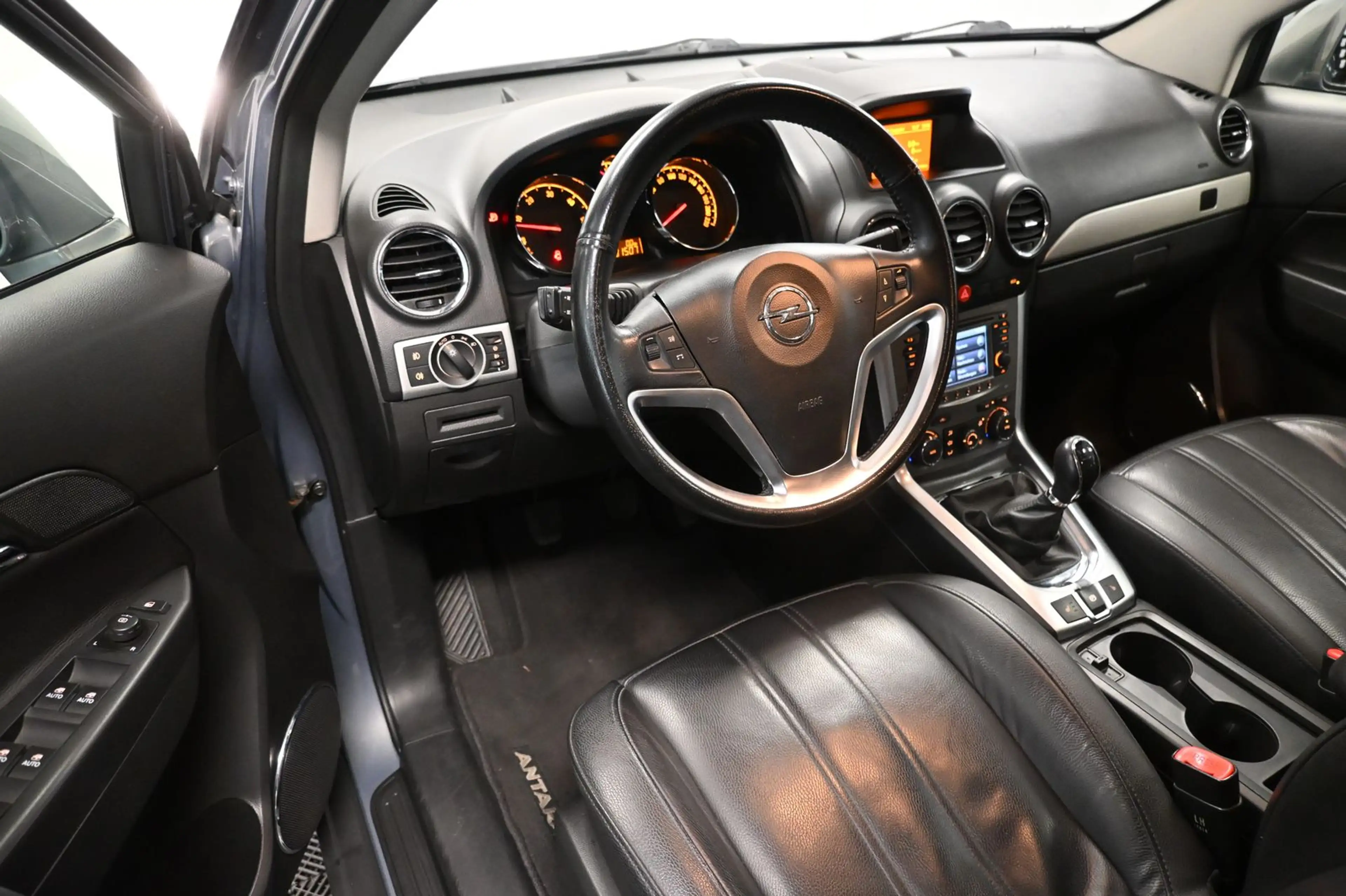 Opel Antara Design Edition 4x2 *AHK*EL.SITZ*PDC *SHZ — photo 14