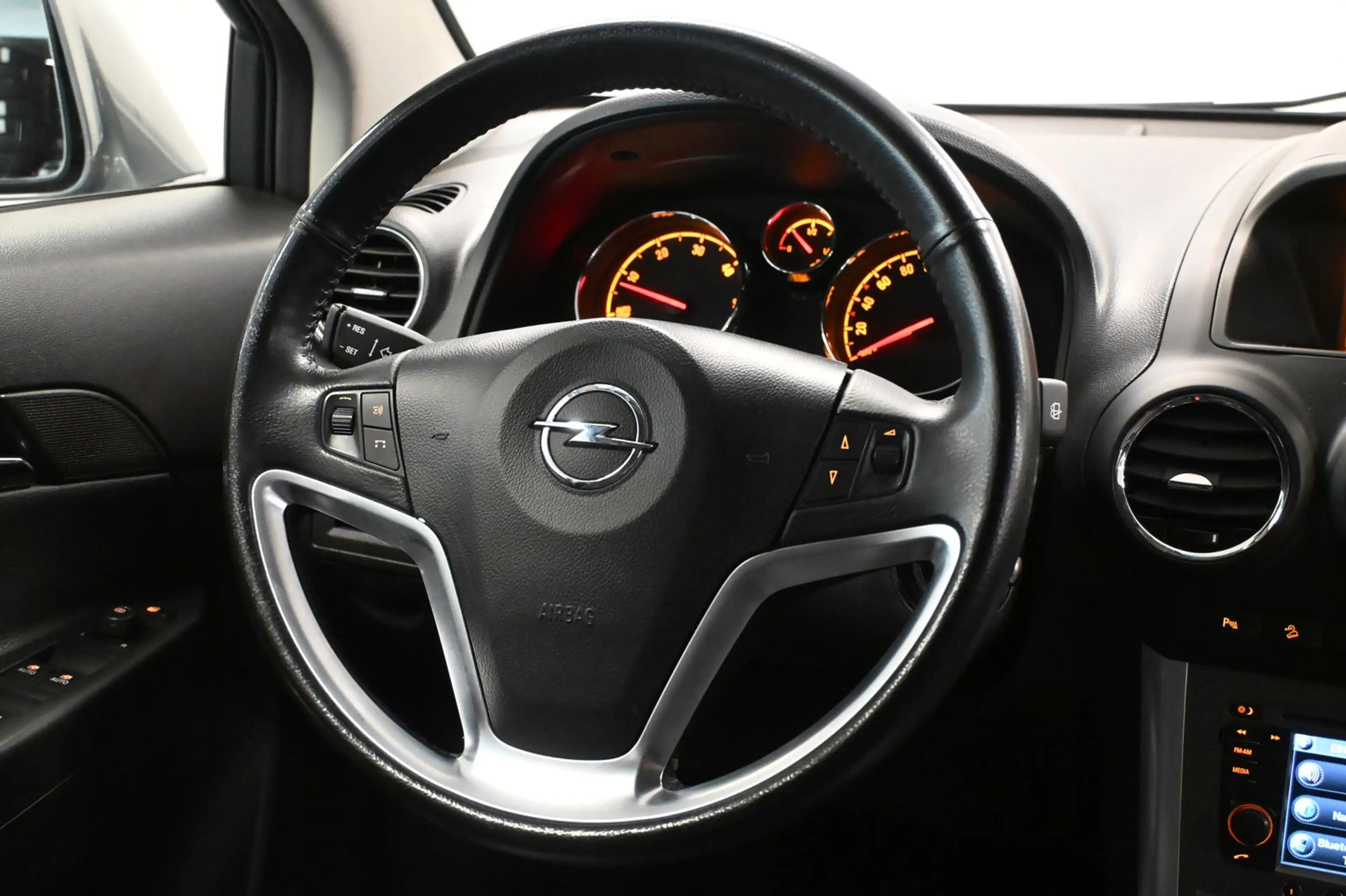 Opel Antara Design Edition 4x2 *AHK*EL.SITZ*PDC *SHZ — photo 13