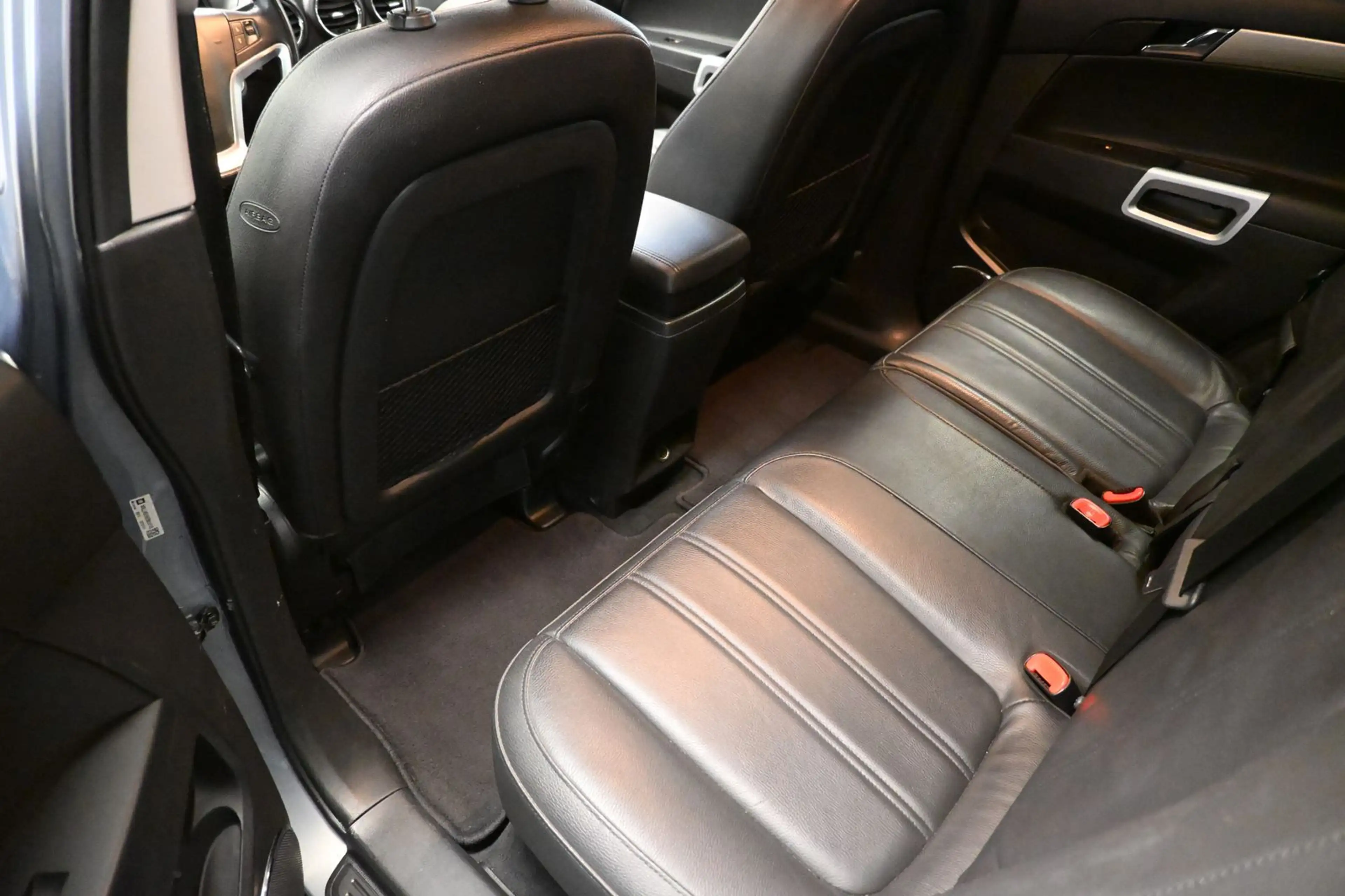 Opel Antara Design Edition 4x2 *AHK*EL.SITZ*PDC *SHZ — photo 15