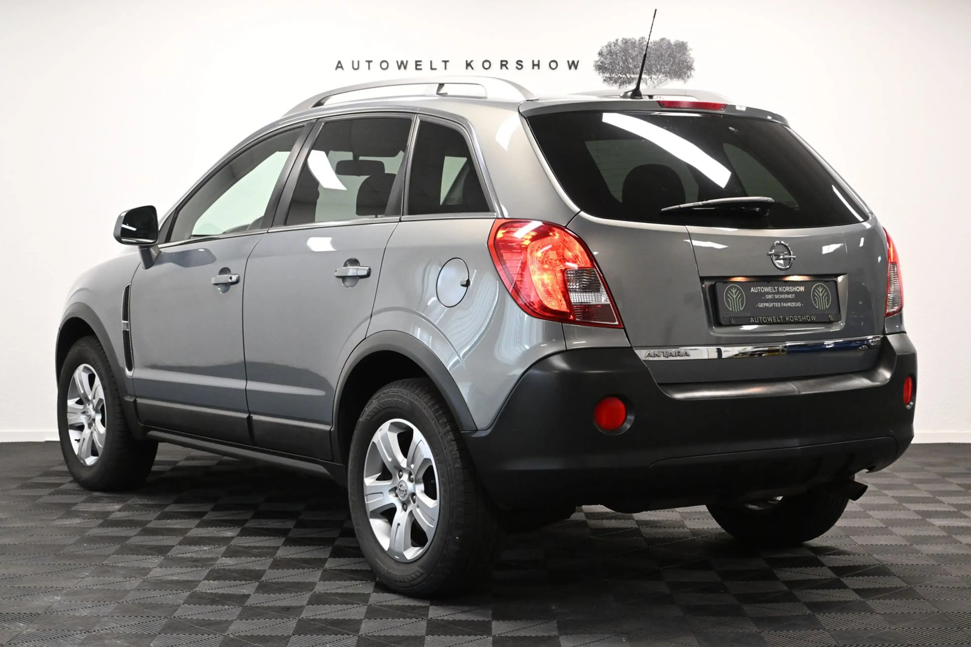 Opel Antara Design Edition 4x2 *AHK*EL.SITZ*PDC *SHZ — photo 10