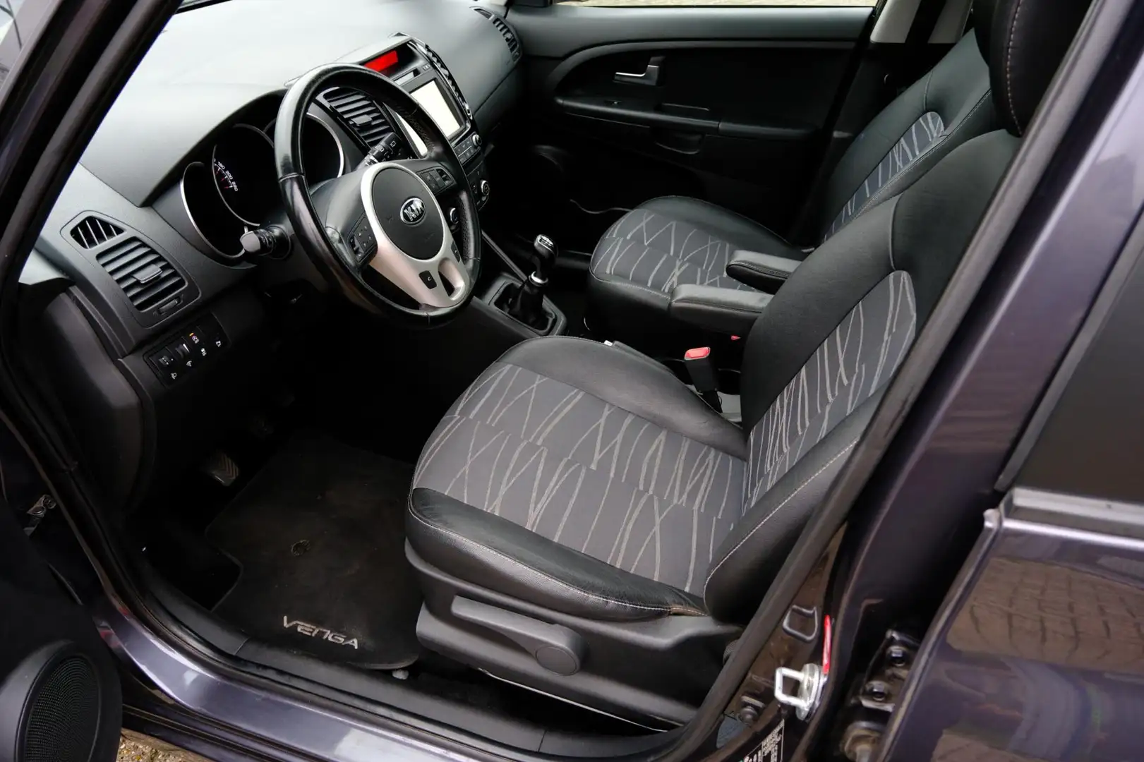 Kia Venga 1.4 CVVT Summer Edition Pano|1e Eig|Navi|Clima|Cam Gri - 2