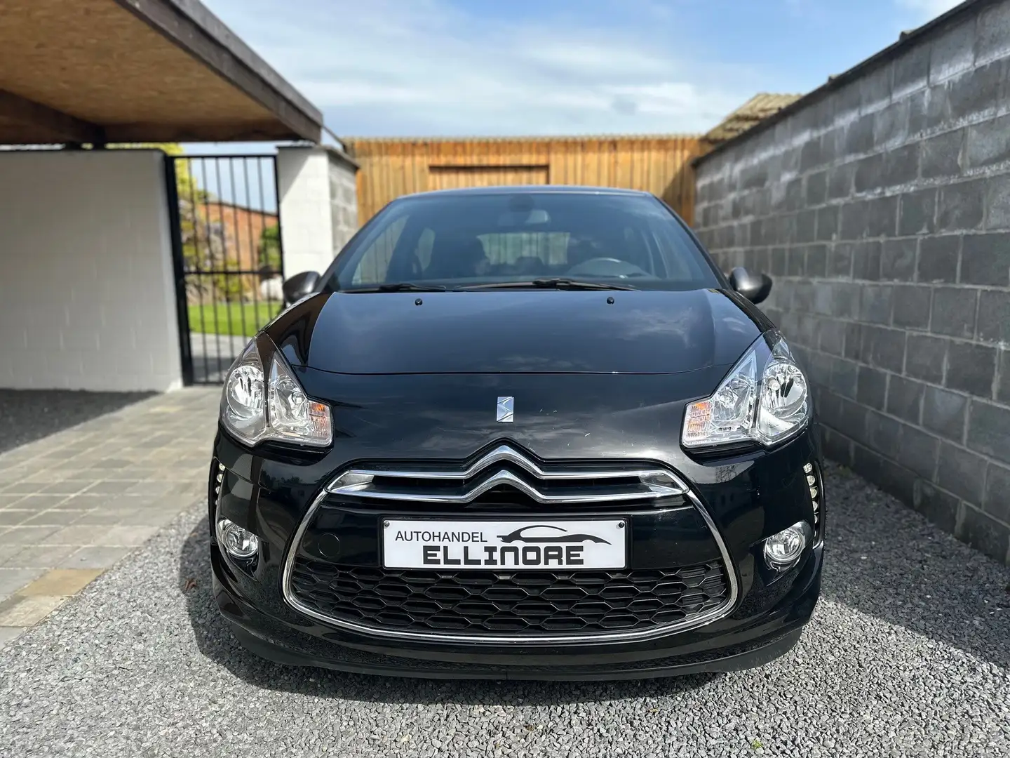 DS Automobiles DS 3 1.2i PureTech Chic Led Airco BT Pdc 44000km Noir - 2