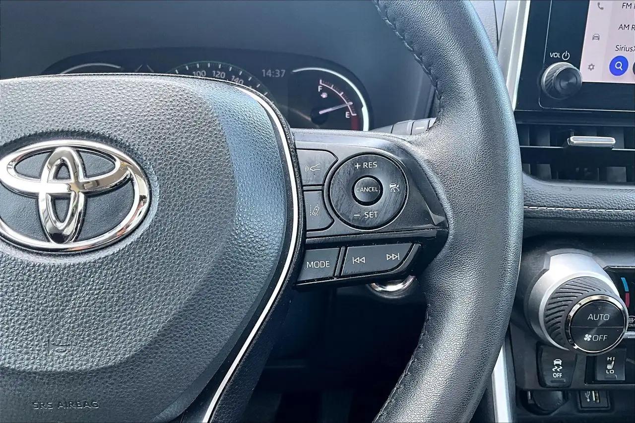 Toyota RAV 4 снимка Toyota RAV 4