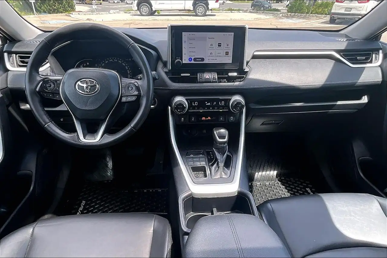Toyota RAV 4 снимка Toyota RAV 4