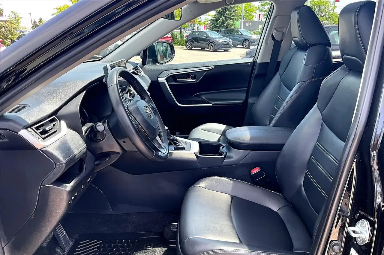Toyota RAV 4 снимка Toyota RAV 4
