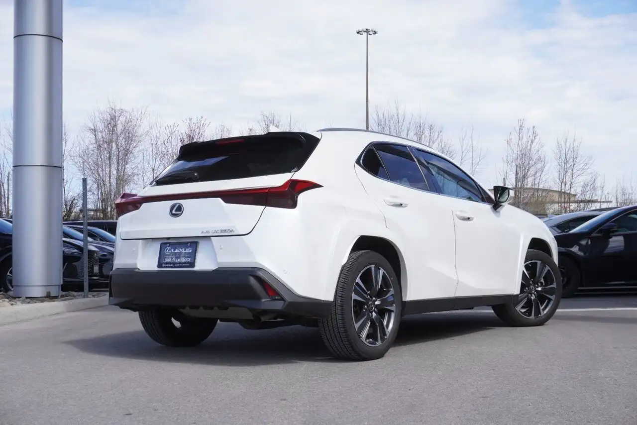 Lexus UX снимка Lexus UX