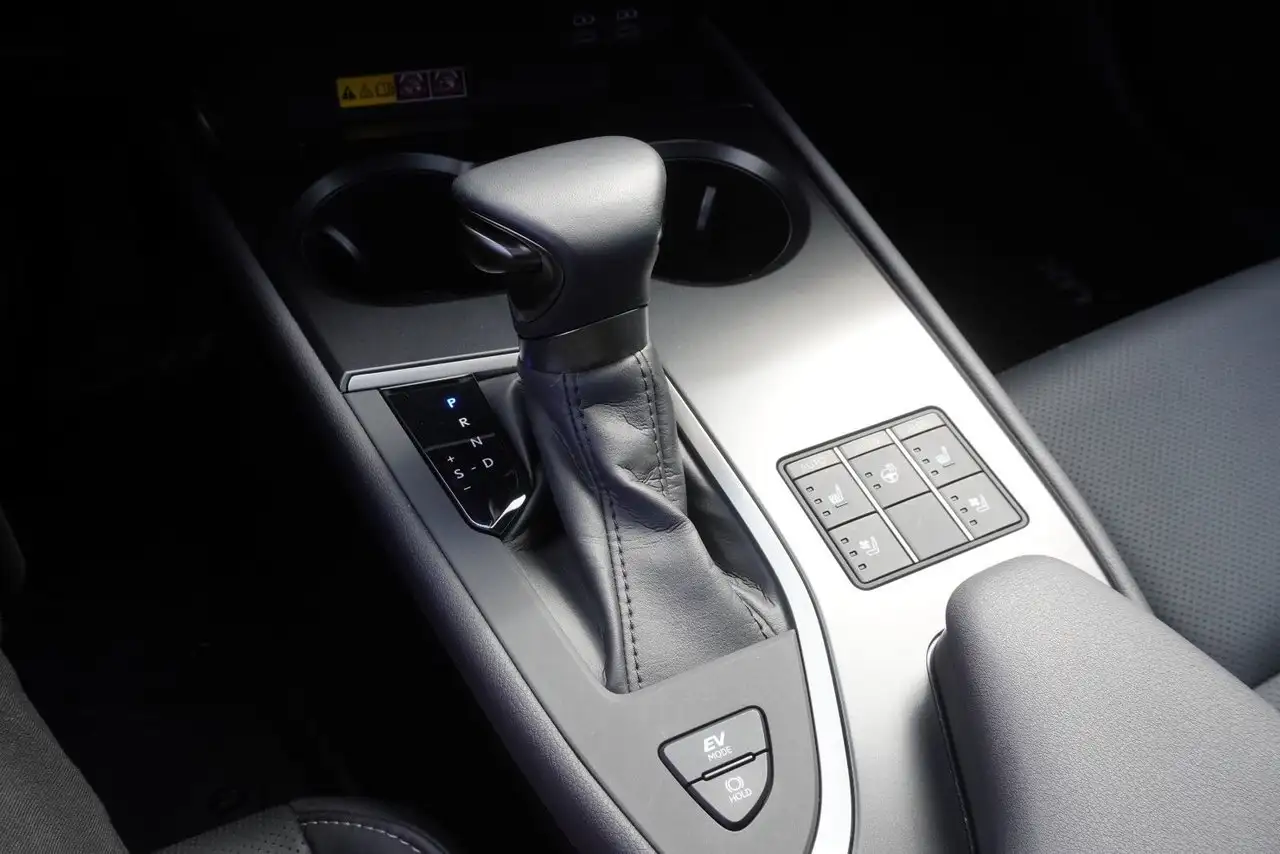Lexus UX снимка Lexus UX