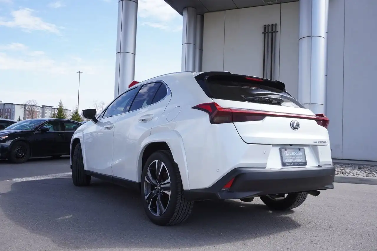 Lexus UX снимка Lexus UX