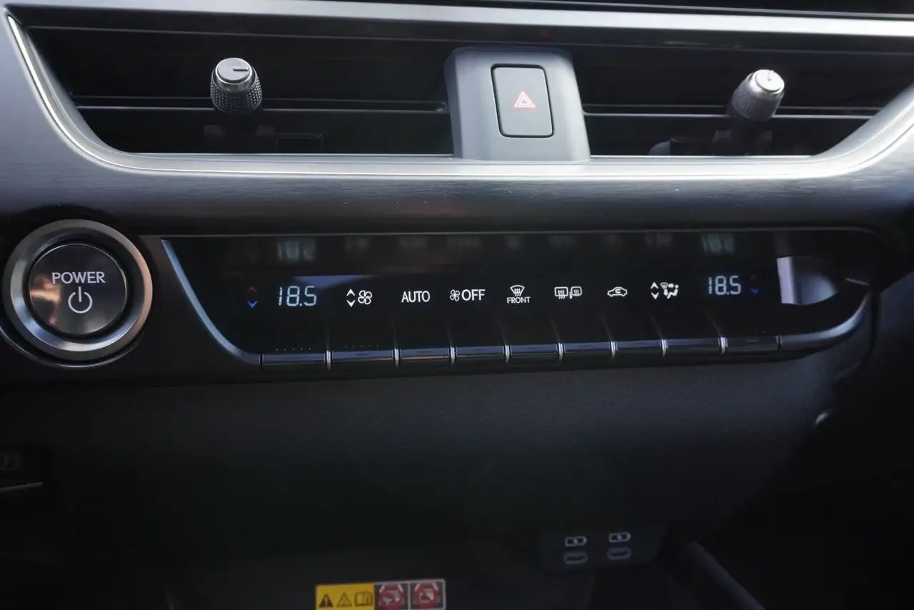 Lexus UX снимка Lexus UX