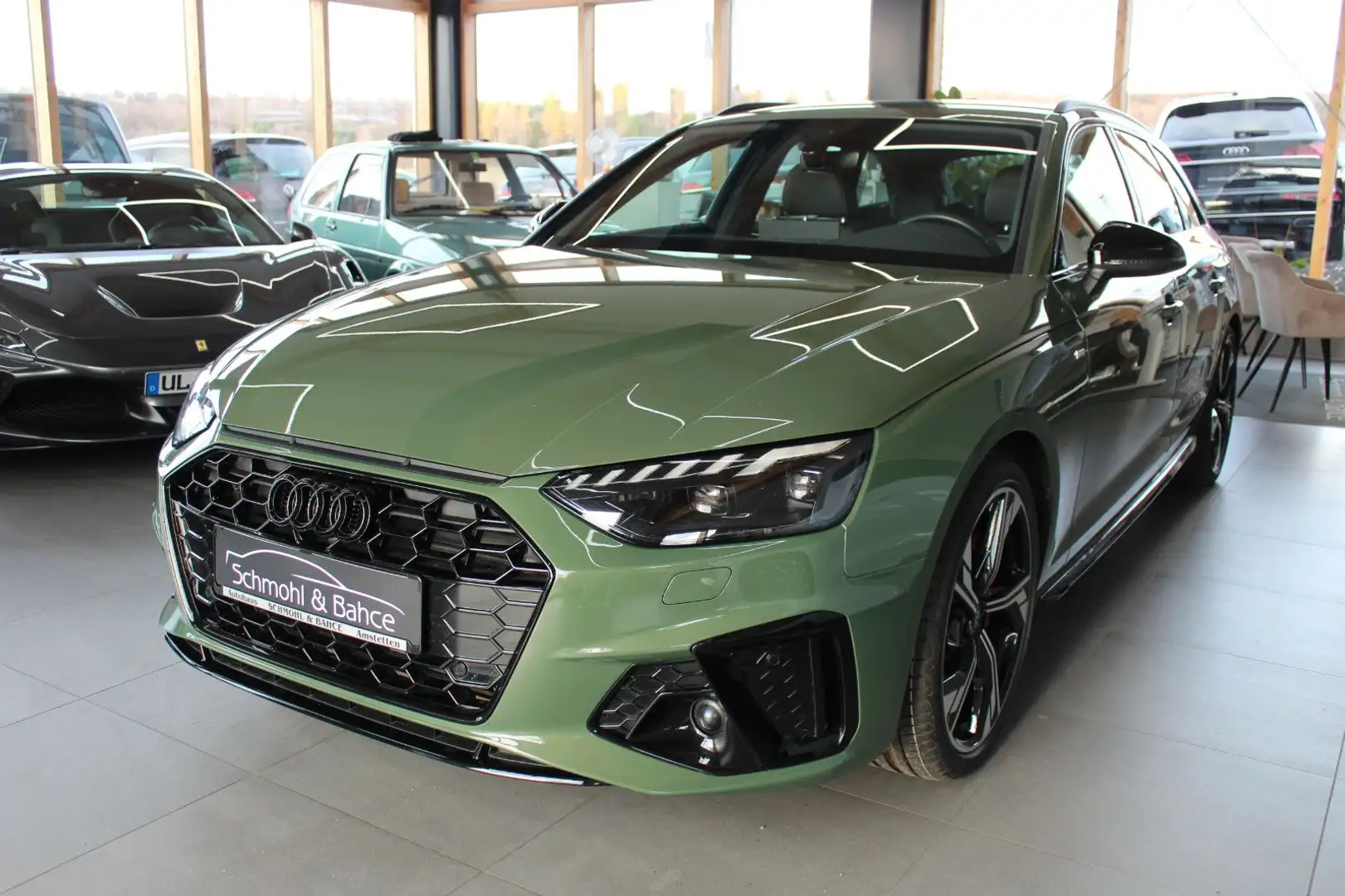 Audi A4 Avant 40 TFSI S tronic S line sport Grün - 1