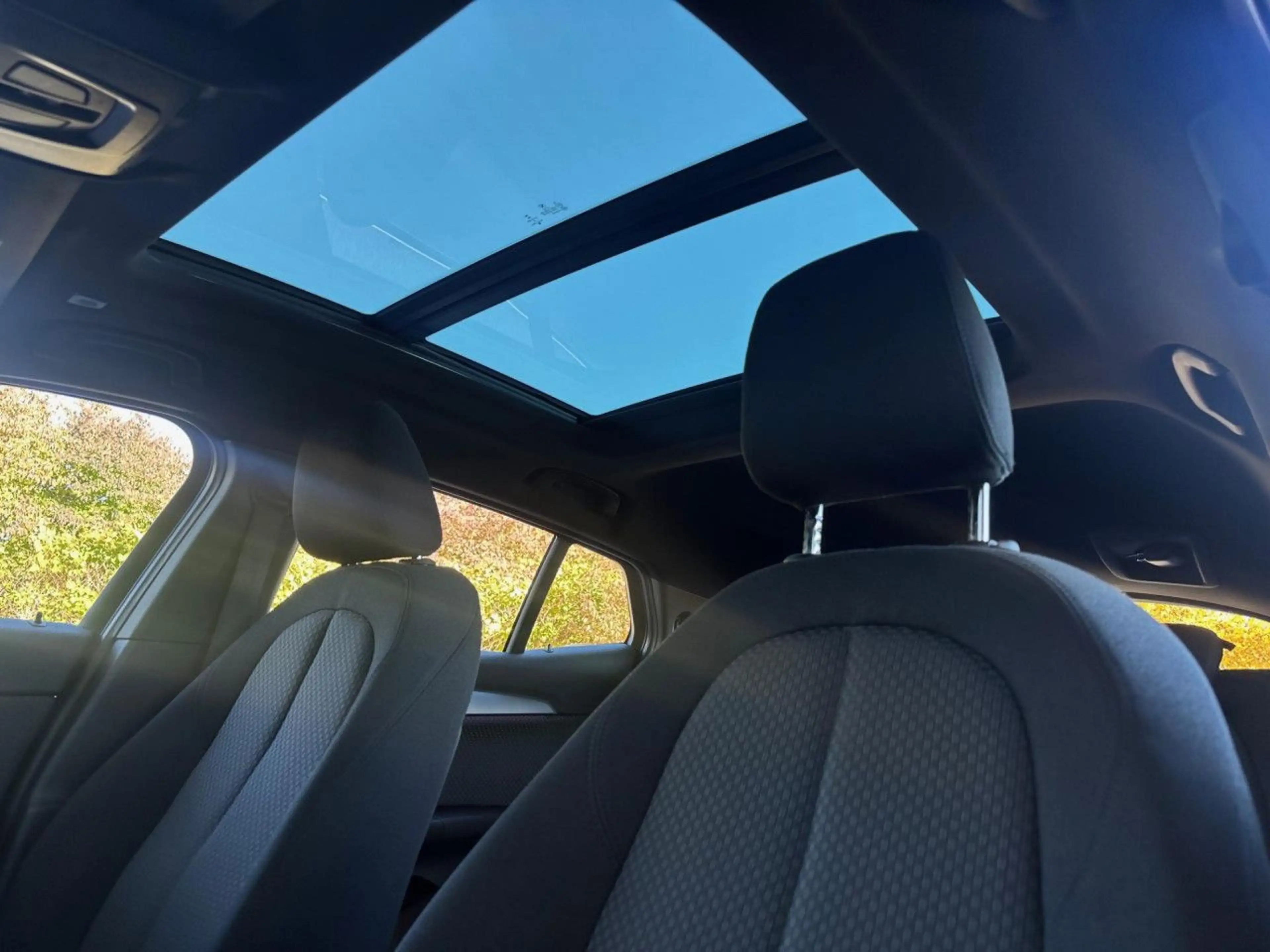 BMW X2 s18i Aut. HUD Kamera PanoD.Lordose HiFi Navi+ — photo 12