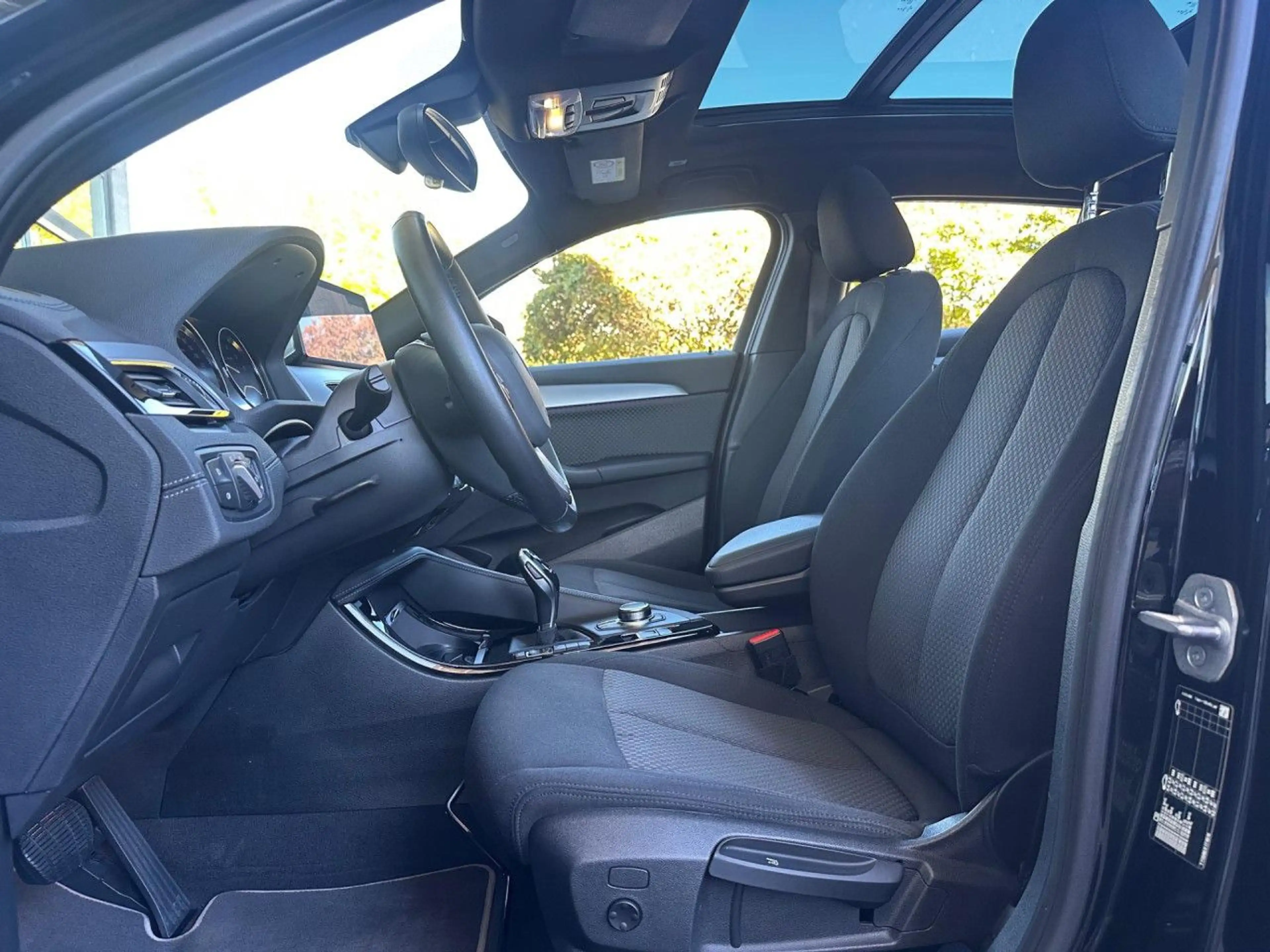 BMW X2 s18i Aut. HUD Kamera PanoD.Lordose HiFi Navi+ — photo 11