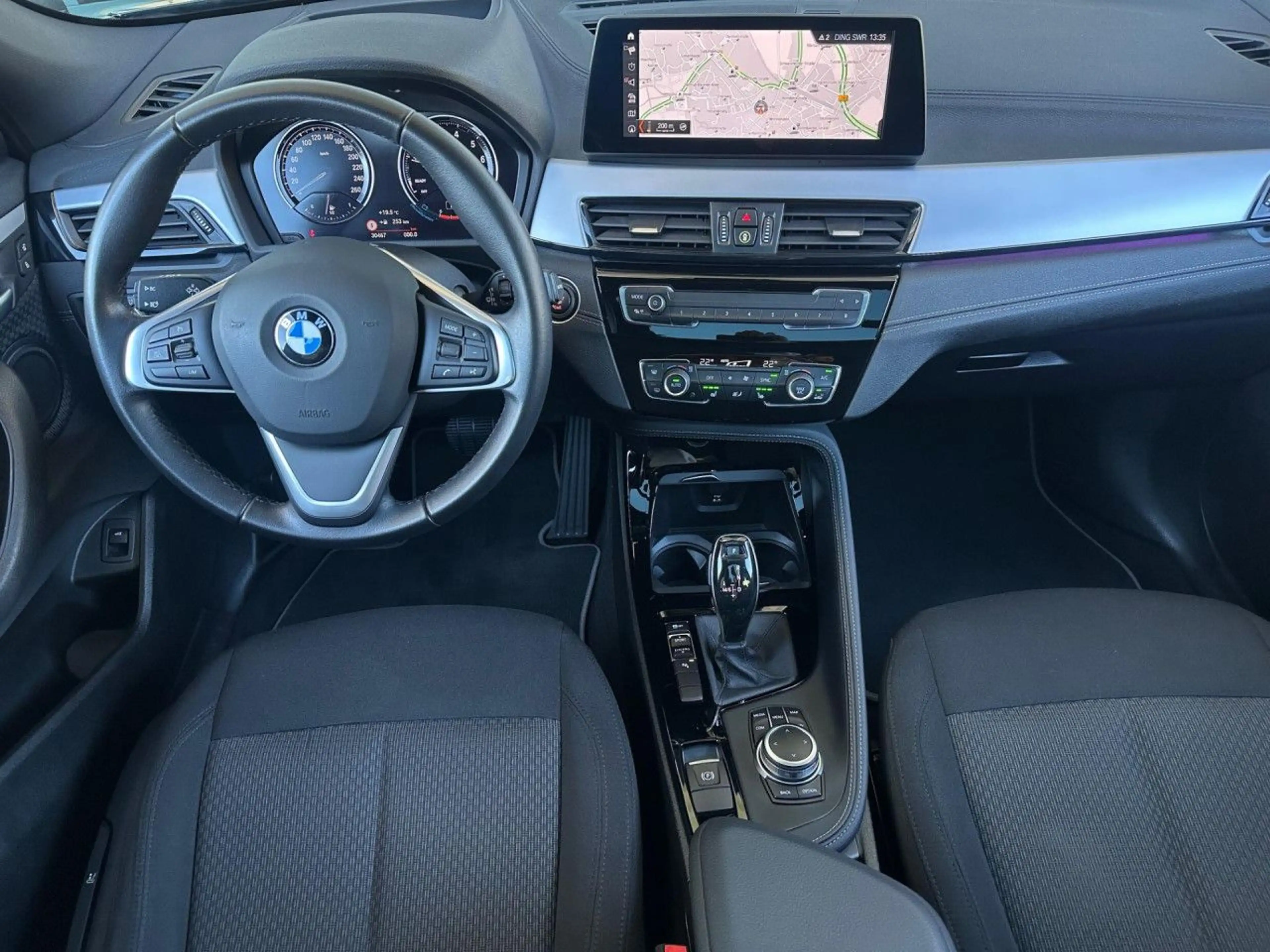 BMW X2 s18i Aut. HUD Kamera PanoD.Lordose HiFi Navi+ — photo 14