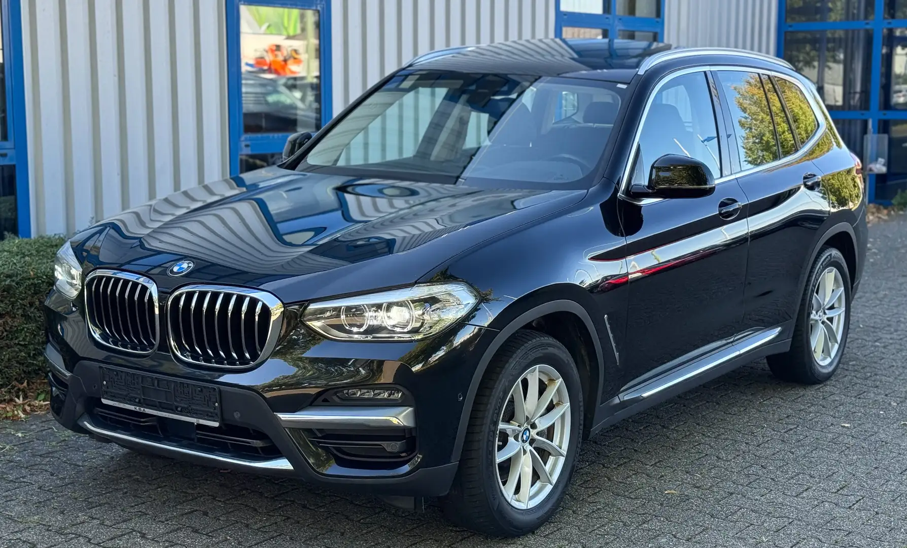 BMW X3 xDrive 30d Luxury*LED*PANO*HUD*KAMERA*SPUR*ACC*AHK Schwarz - 1