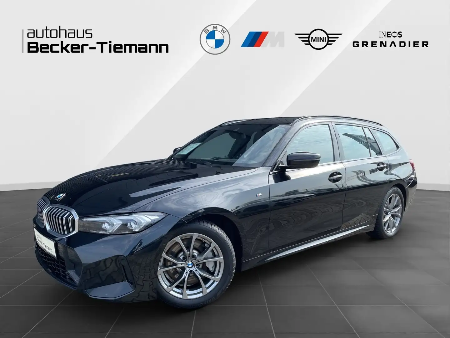 BMW 330 i Touring M Sport/LivePro/Head-Up/Driving/Parking/ Zwart - 1
