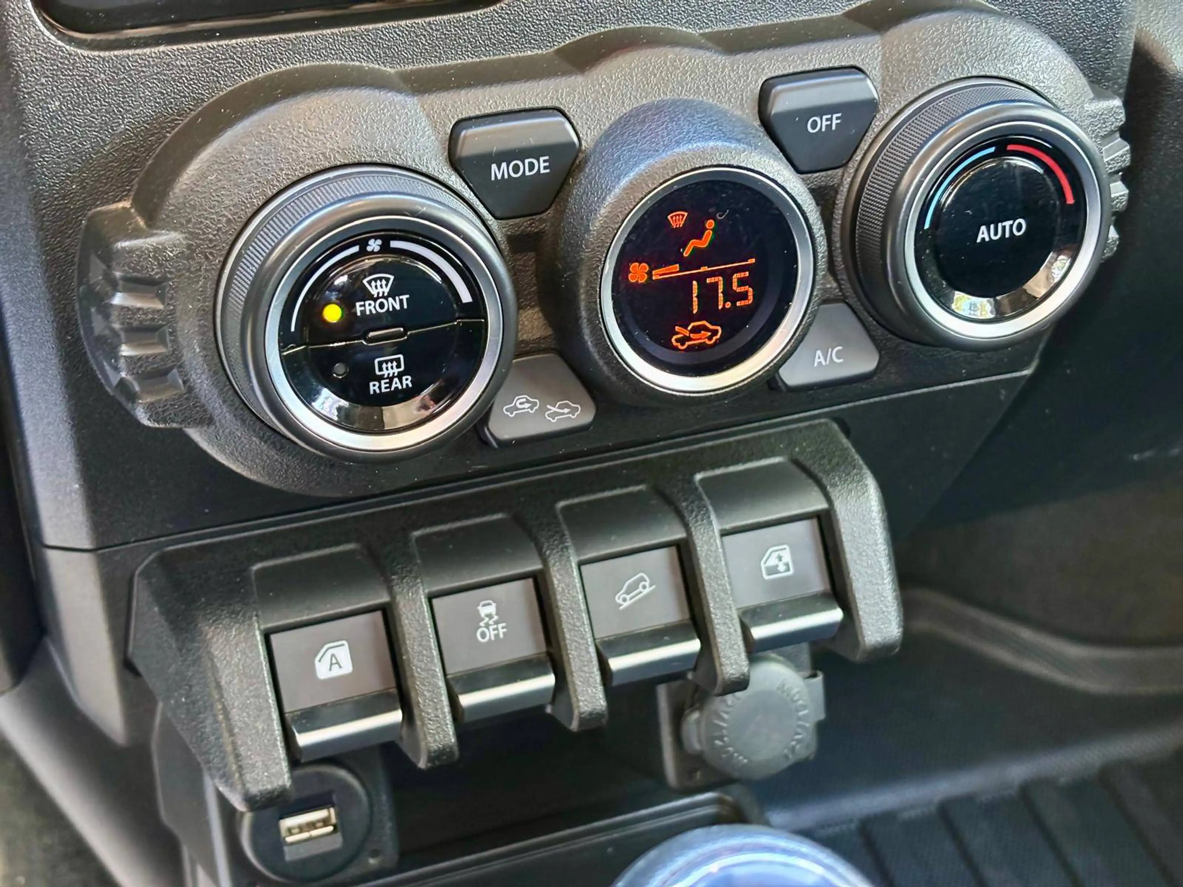 Suzuki Jimny 1.5i 4x4 102 CV | 4 PLACES | APPLE CARPLAY | 25.800 € TTC — photo 14