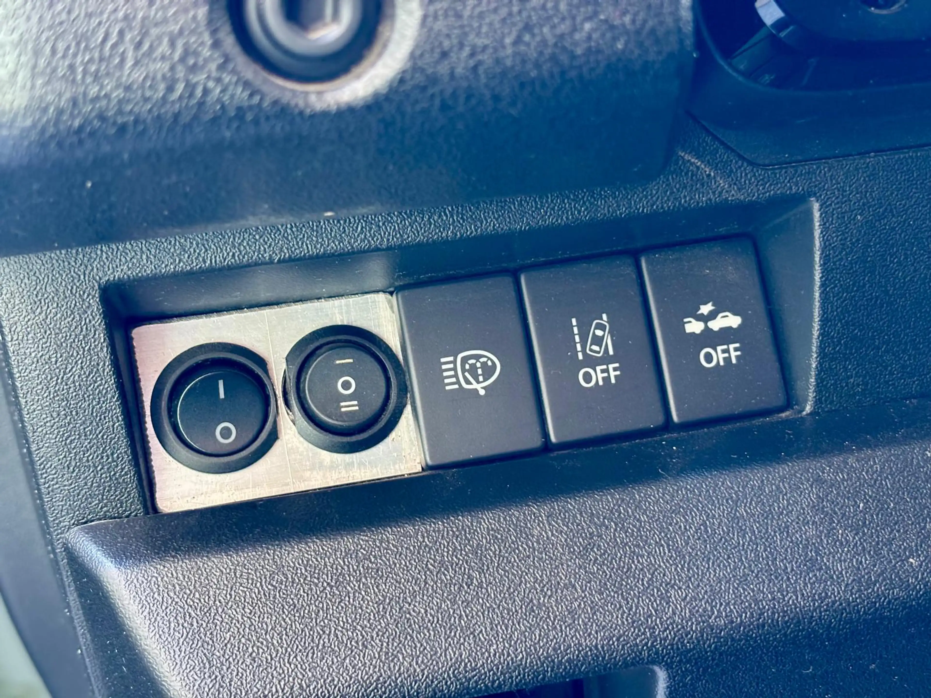 Suzuki Jimny 1.5i 4x4 102 CV | 4 PLACES | APPLE CARPLAY | 25.800 € TTC — photo 15