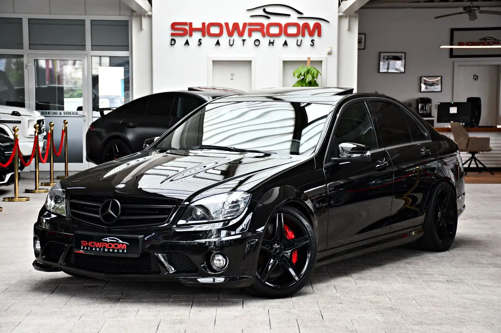 Mercedes-Benz C 63 AMG Lim. 7G Schiebedach Keyless-Go Comand Noir - 2