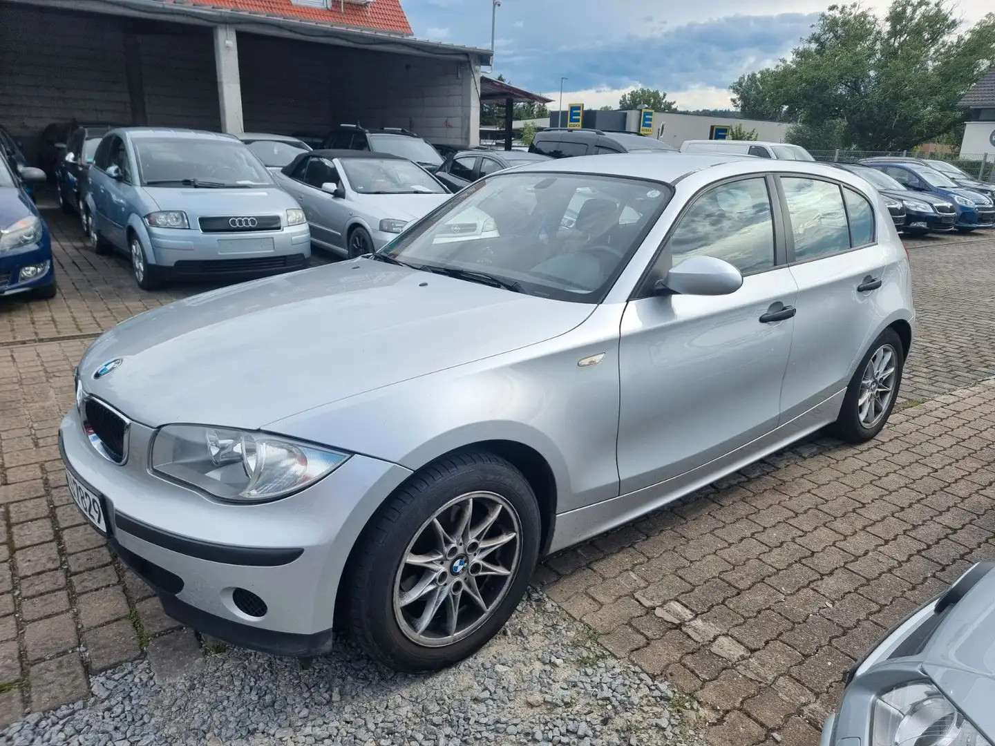 BMW 118 d Klima Tüv11/2025 2xFuZv Alu Scheckheft Silber - 1
