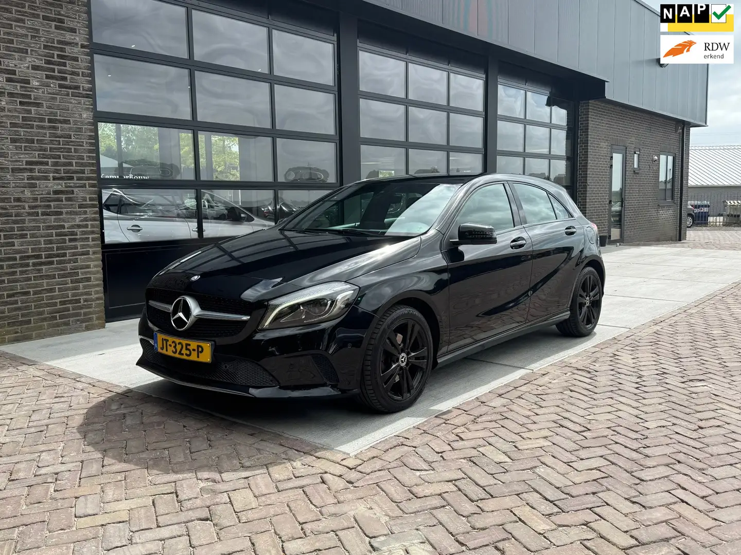 Mercedes-Benz A 180 Ambition | Carplay | Cruise | NAP | 1/2 Leer | Noir - 1