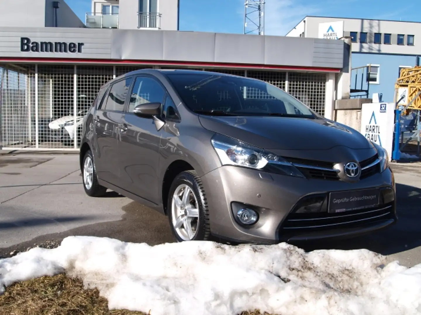 Toyota Verso Verso 1,6 VVti Lounge Grau - 1