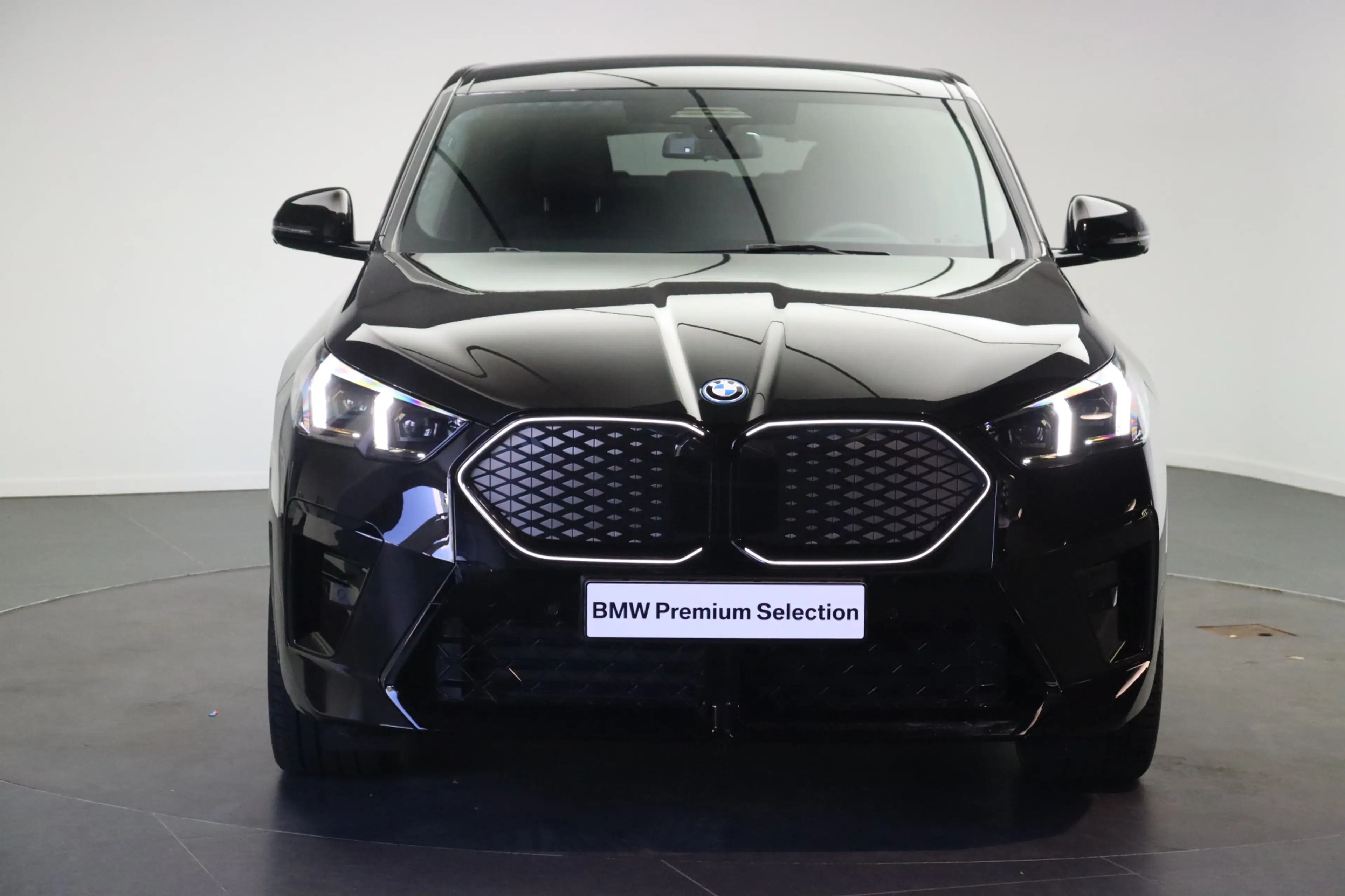 BMW iX2 eDrive20 M Sport / Trekhaak / Sportstoelen / Adapt — photo 5