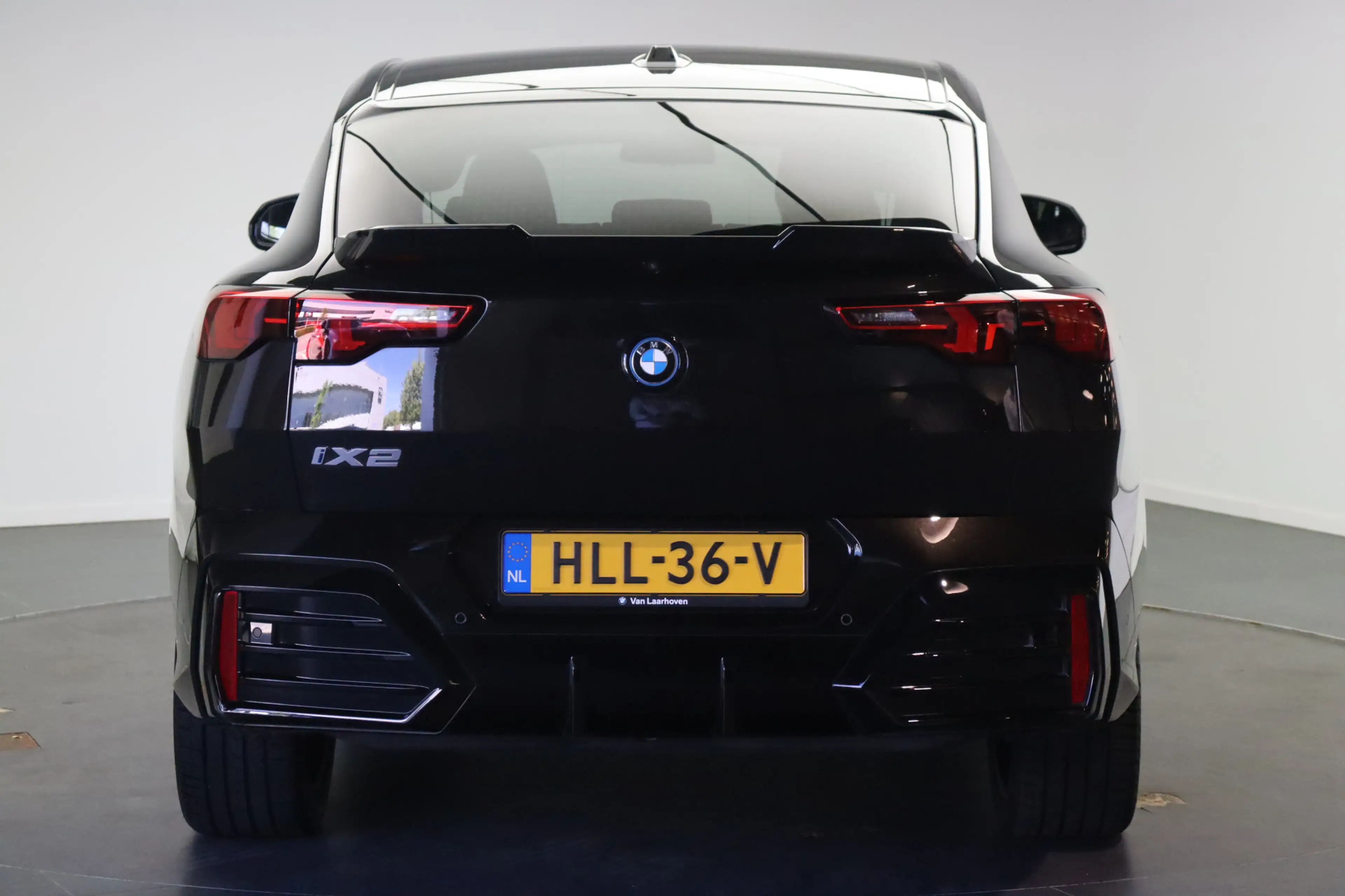 BMW iX2 eDrive20 M Sport / Trekhaak / Sportstoelen / Adapt — photo 3