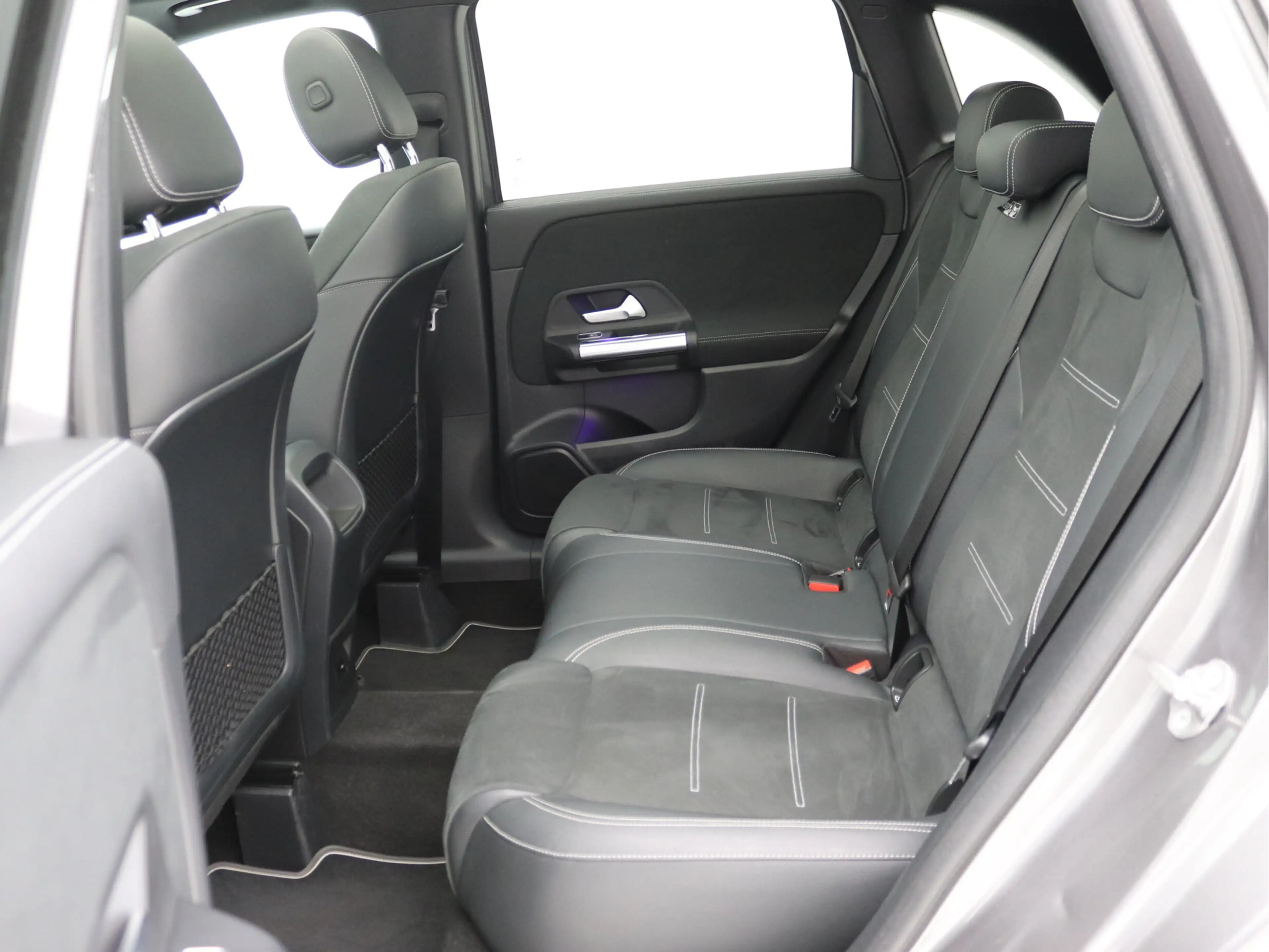 Mercedes-Benz B 250 e AMG Pano, Sfeer, Camera, Carplay — photo 12