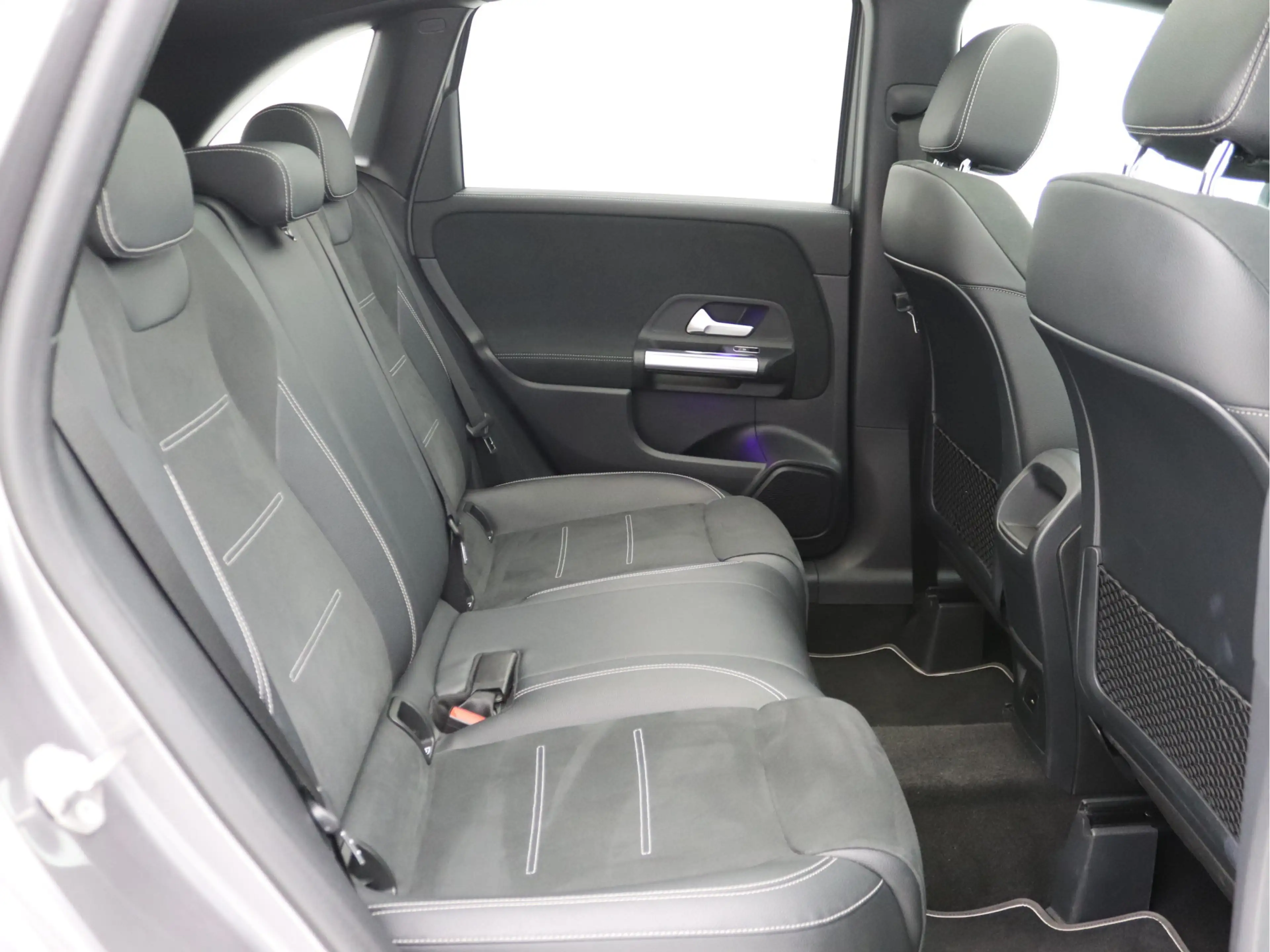 Mercedes-Benz B 250 e AMG Pano, Sfeer, Camera, Carplay — photo 13