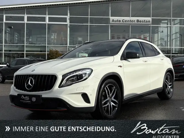 Mercedes-Benz GLA 250 4Matic NIGHT/BI-XENON/PANO/NAVI/MEMORY