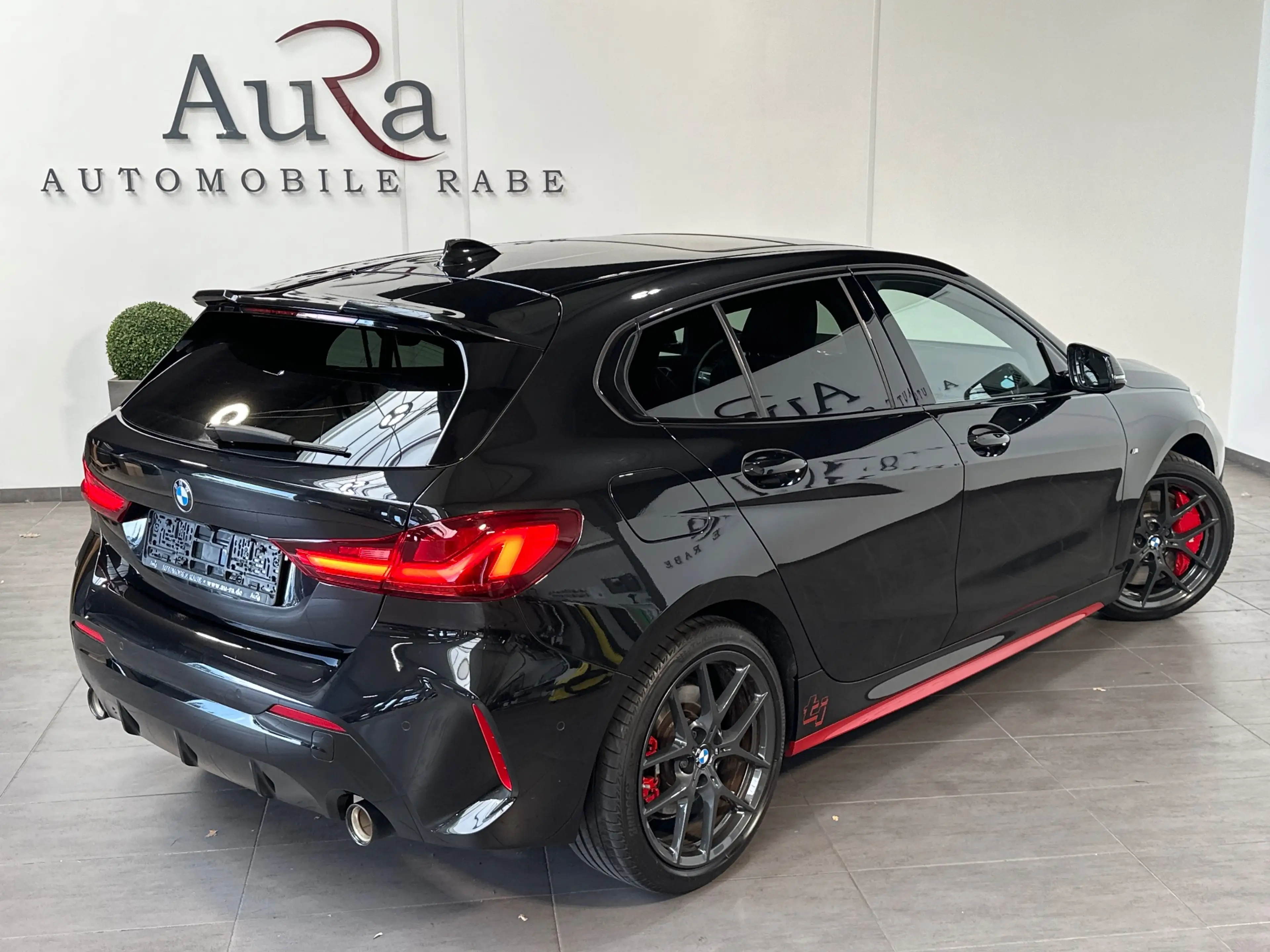 BMW 128 Sport-Aut. NAV+LED+PANO+HUD+SHZ+PDC+DAB+18ZOLL — photo 4