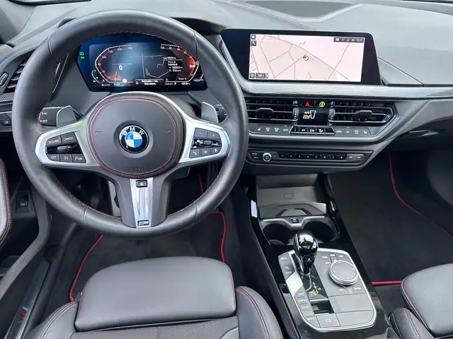 BMW 1 Series view 12