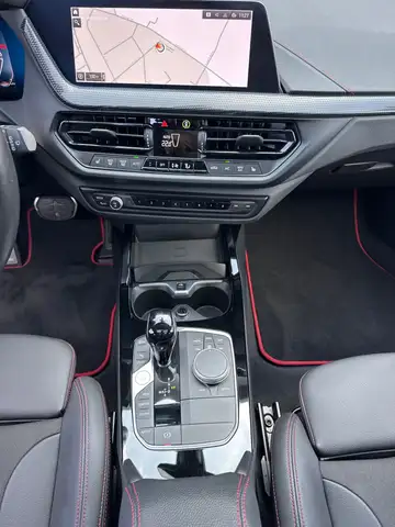 BMW 1 Series view 14