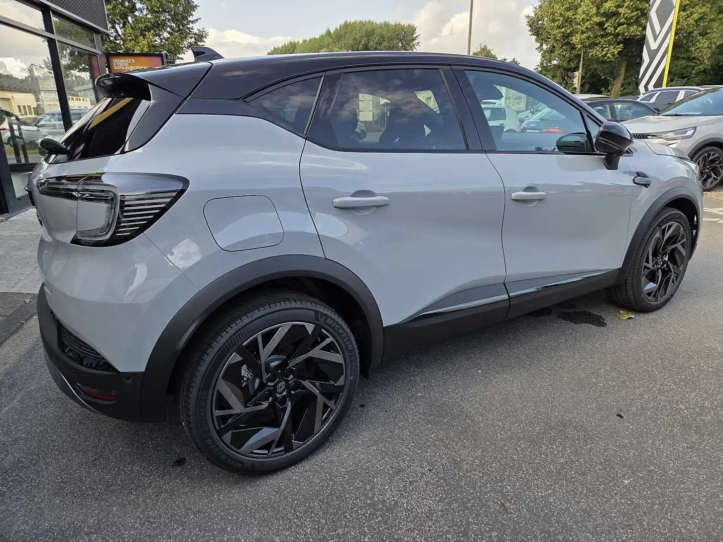 Renault Captur TCe Mild Hybrid 160 EDC ESPRIT ALPINE Grau - 2