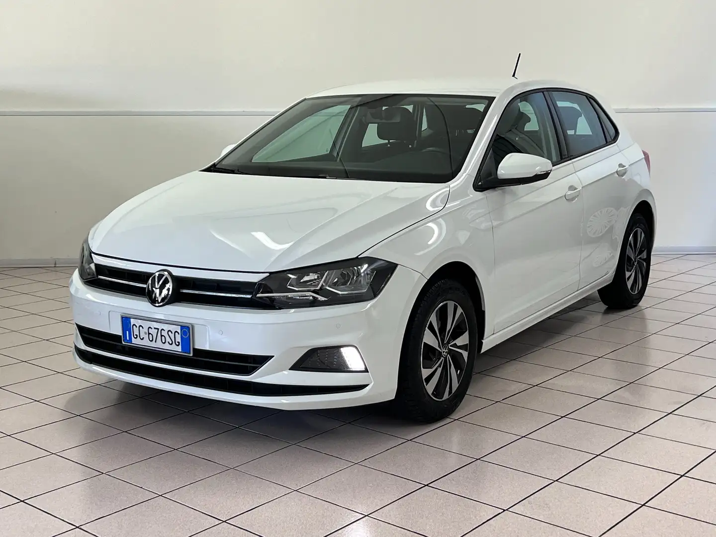 Volkswagen Polo Polo 5p 1.0 tgi Comfortline 90cv my19 Blanco - 1