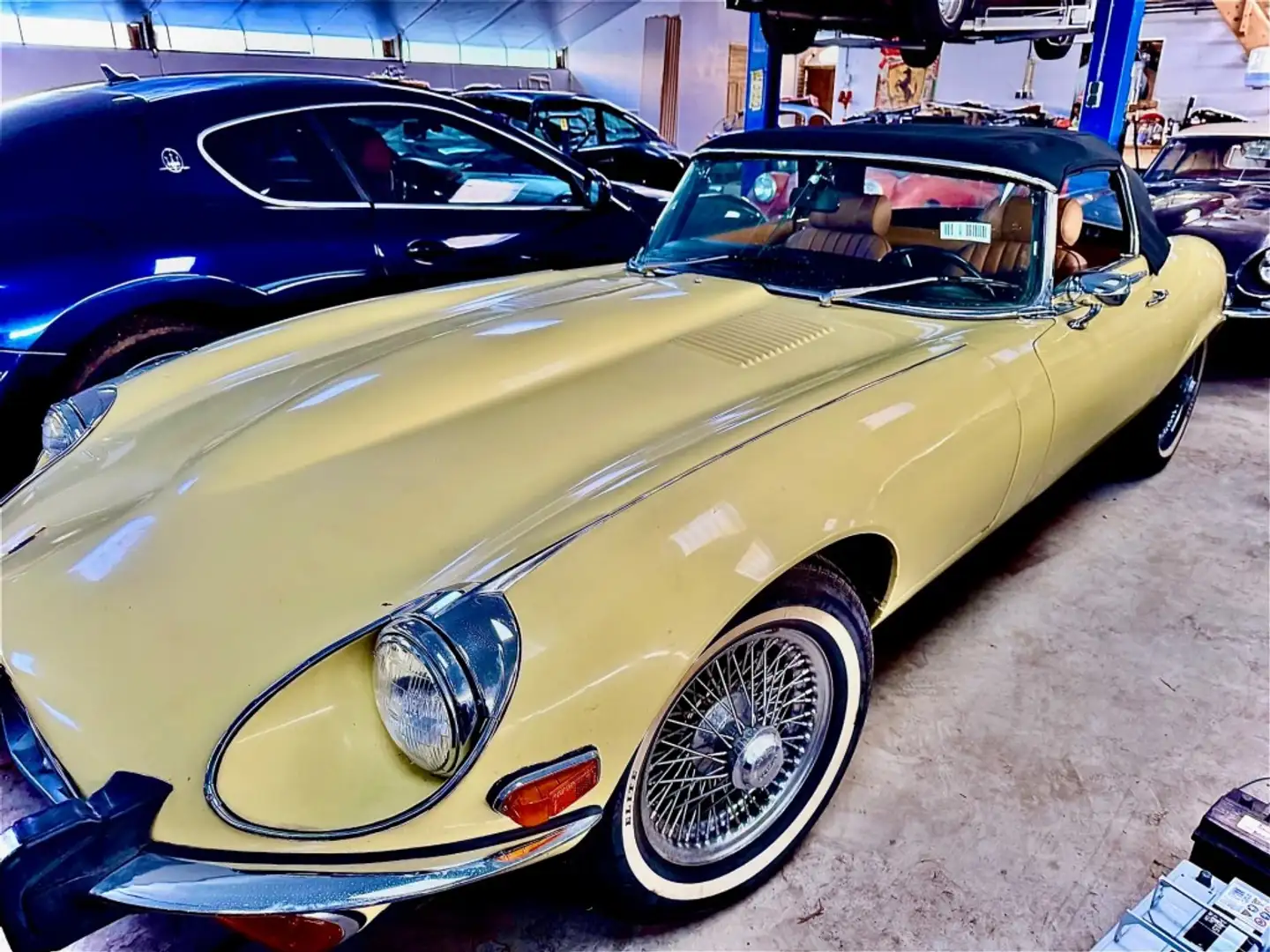 Jaguar E-Type serie 3 convertible Sarı - 1