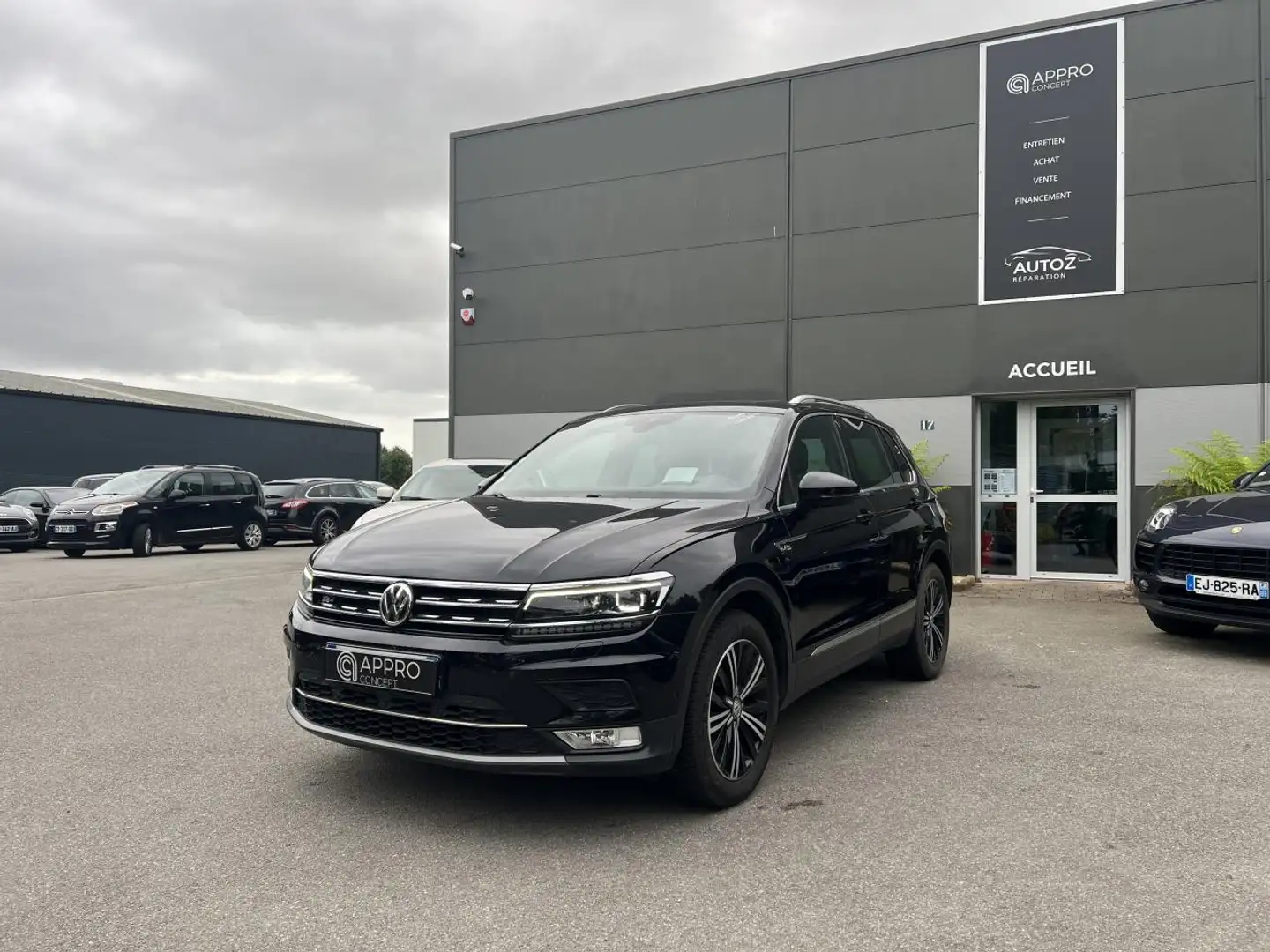 Volkswagen Tiguan Tiguan 2.0 16V TDI BlueMotion - 150  Carat R-line Negro - 1