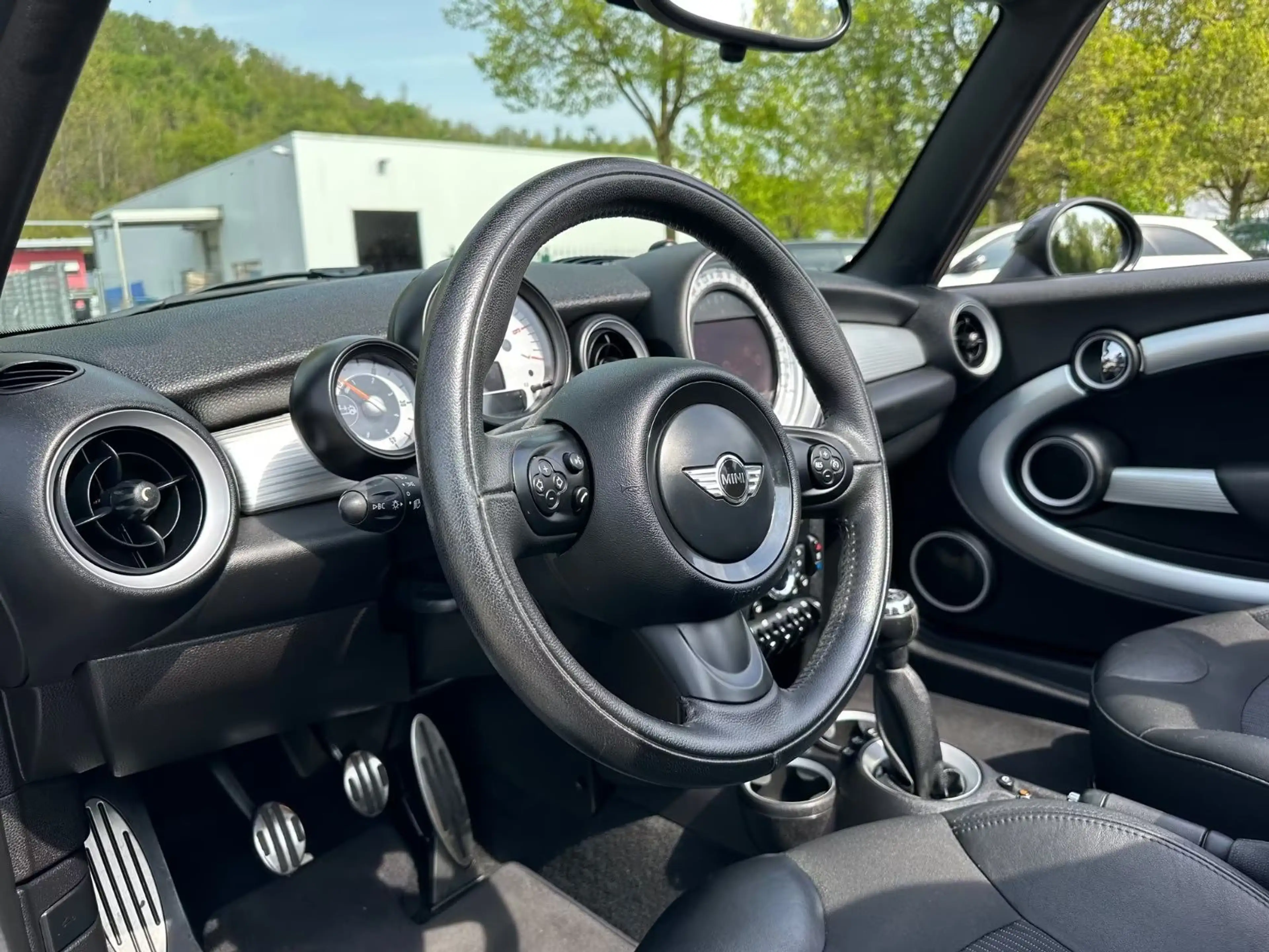 MINI Cooper SD Cabrio Cooper SD 2.HD Bi-Xenon NAV Bluetooth SHZ — photo 18