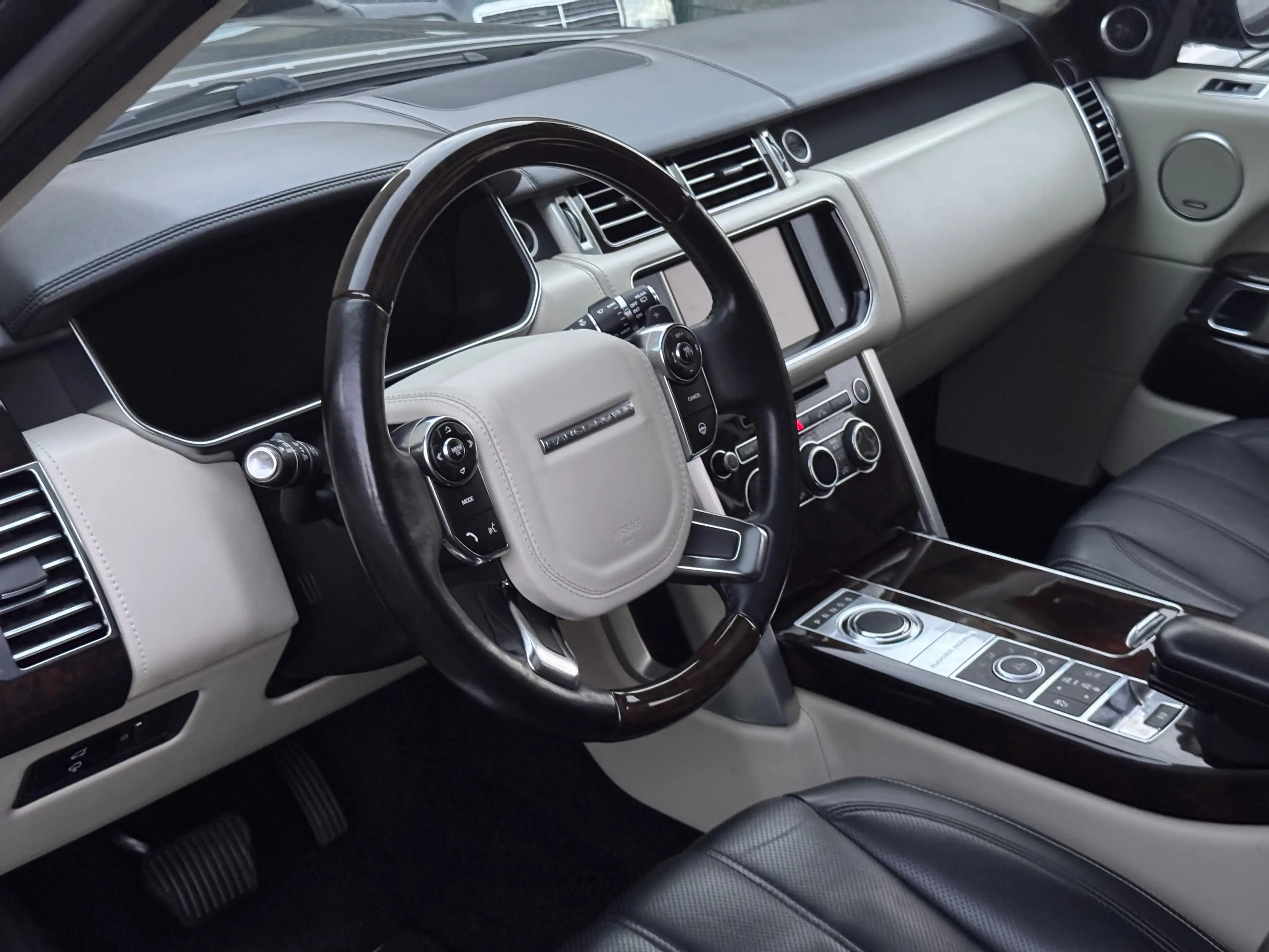 Land Rover Range Rover 4.4 SDV8 Autobiography | Lichte vracht — photo 5