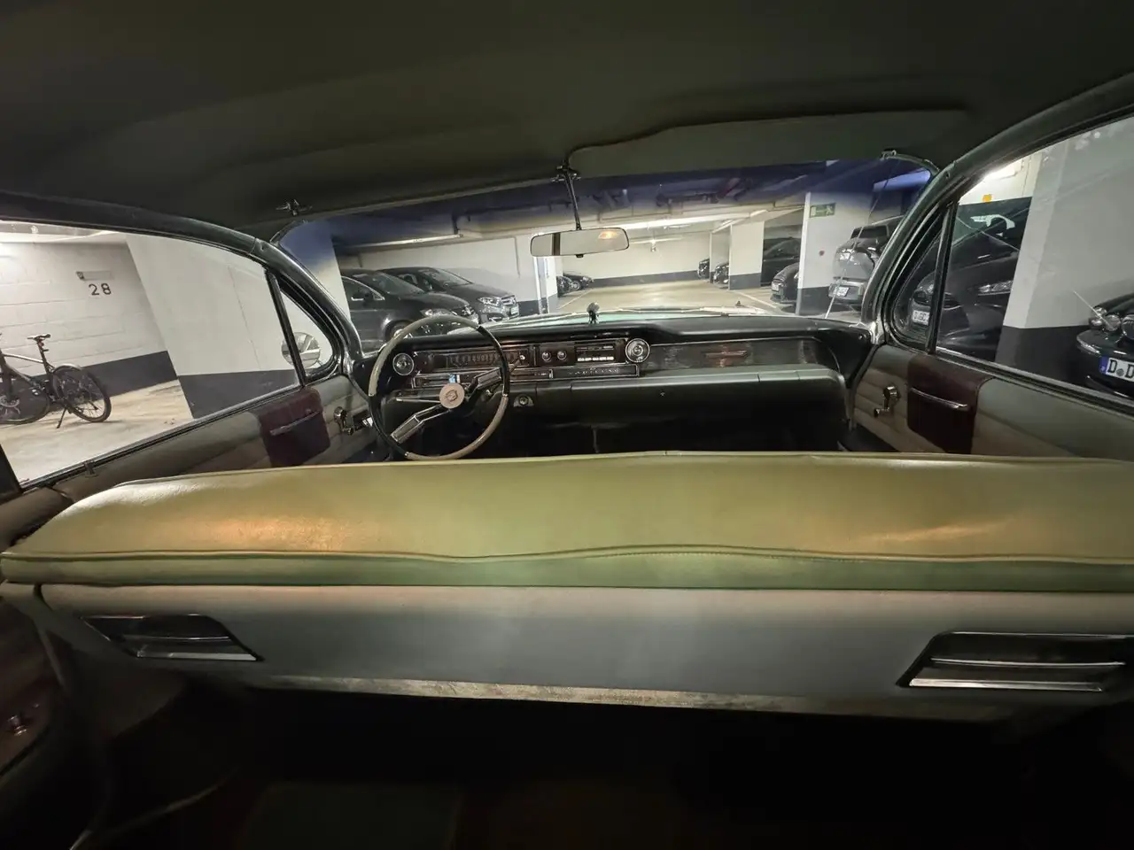 Cadillac Deville De Ville (6-Window) Oldtimer, foto 12