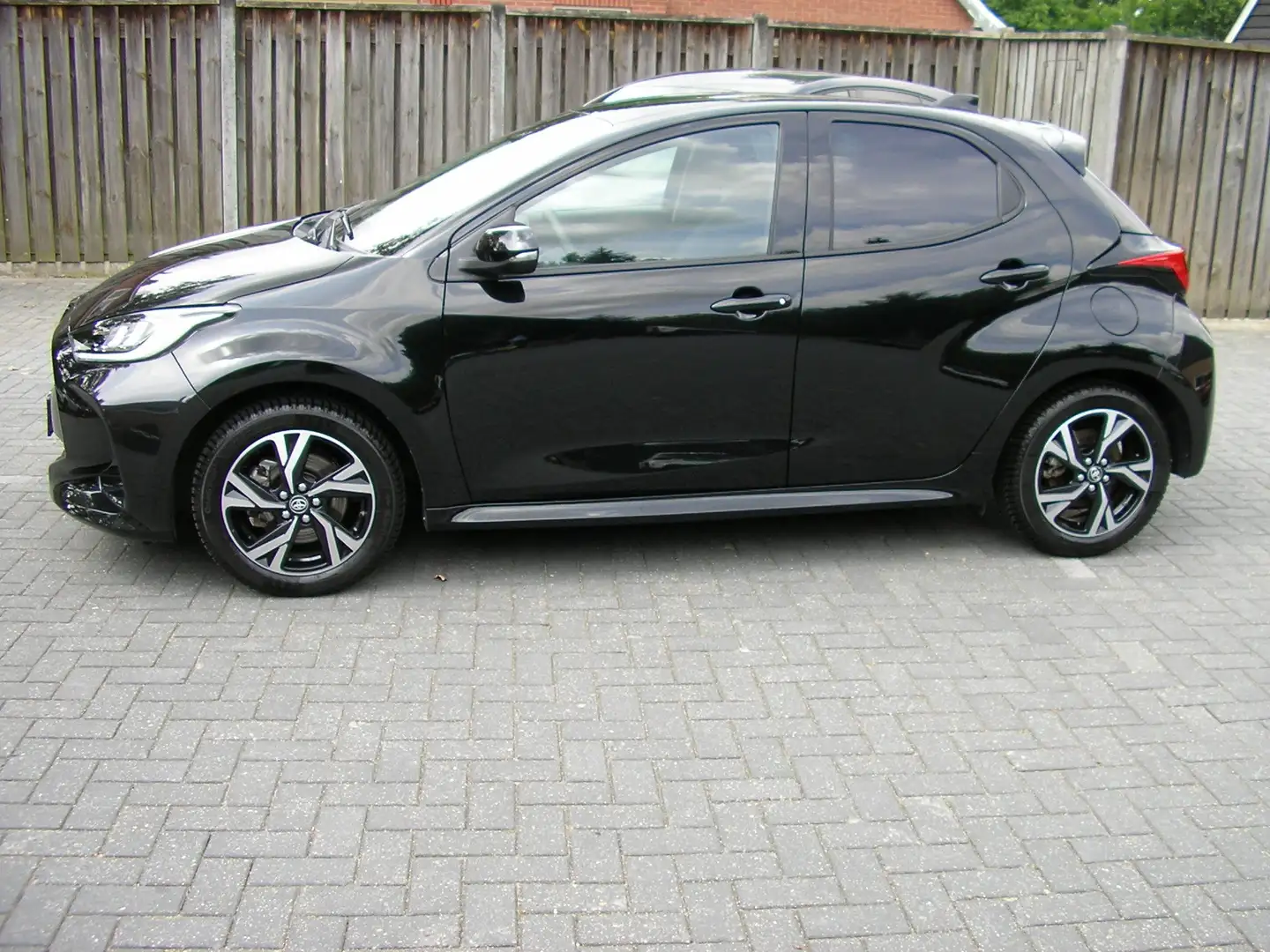 Toyota Yaris 1.5 Hyb. 115 BUSINESS  STUUR/STOELVERW  APPLECAR Negro - 2