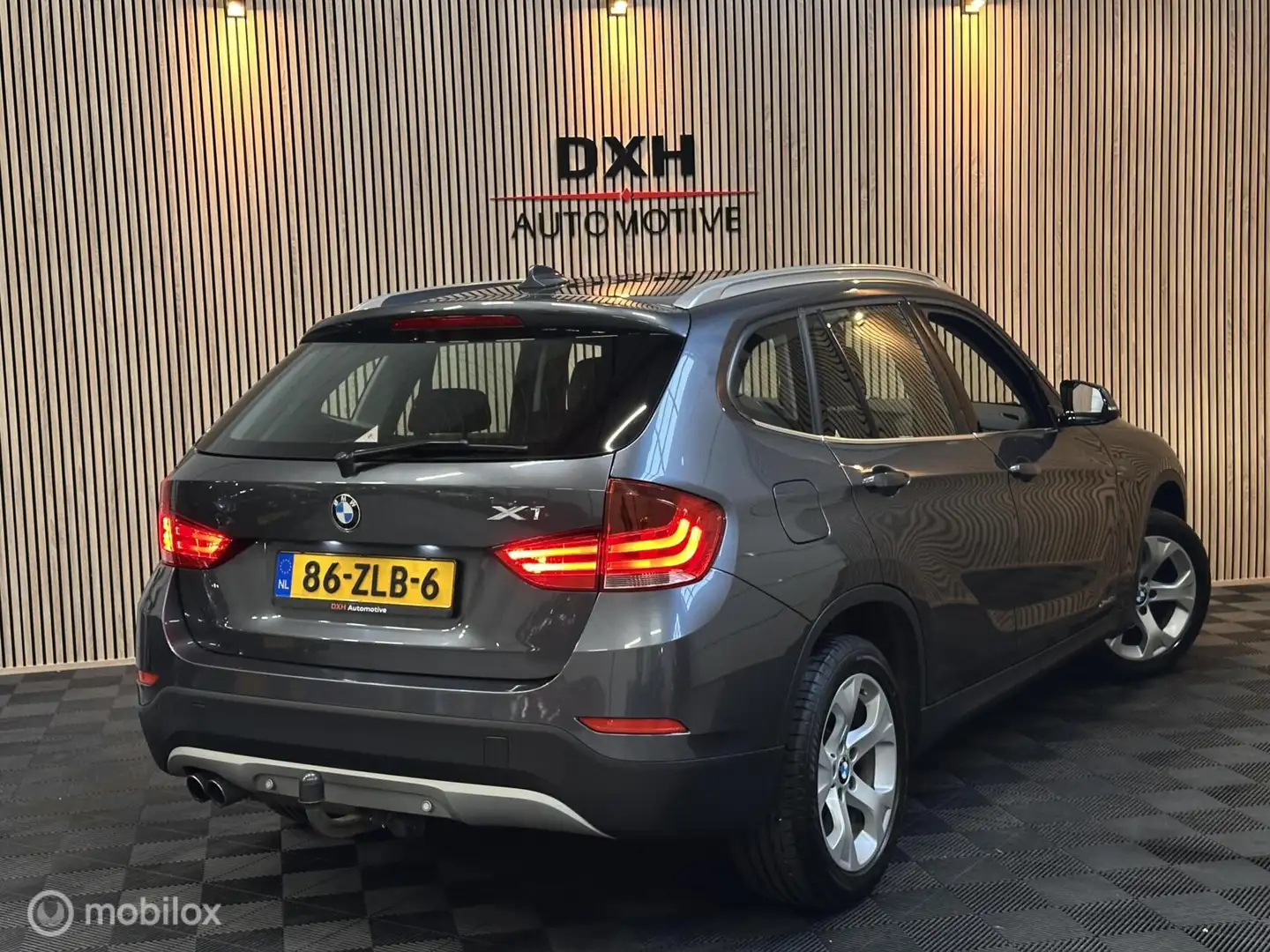 BMW X1 xDrive20i 184 Edition 2eEIGN NAP LEDER XENON TREKH Gris - 2