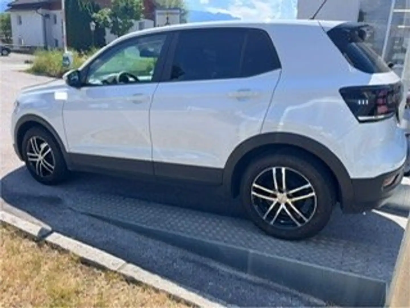 Volkswagen T-Cross 1,0 TSI Weiß - 2