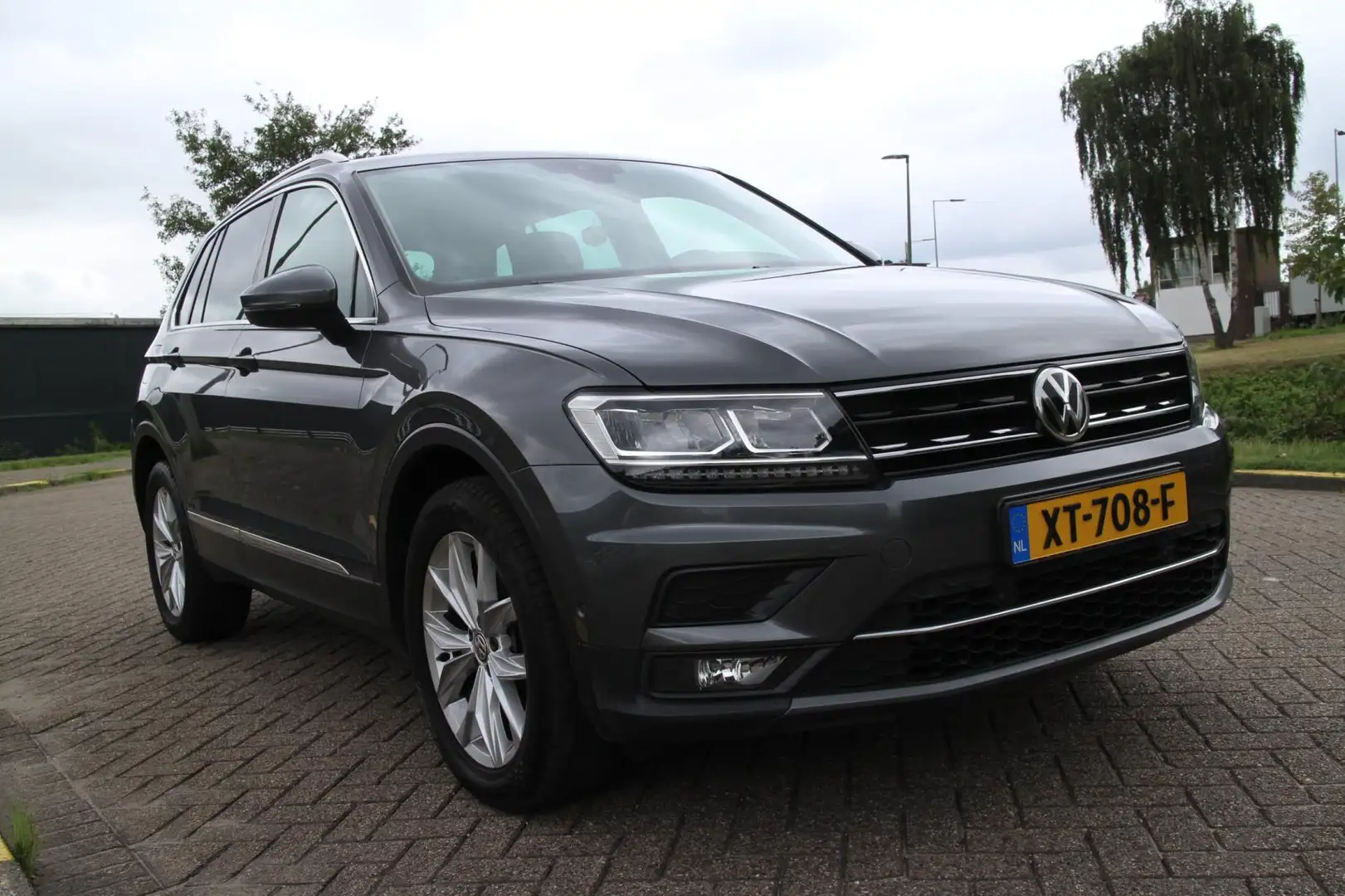 Volkswagen Tiguan 2.0 TSI 4Motion Highline Grijs - 2