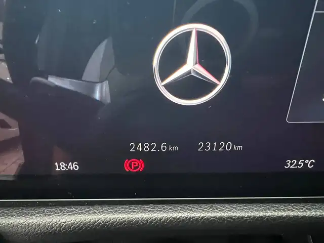 Mercedes-Benz GLB view 14